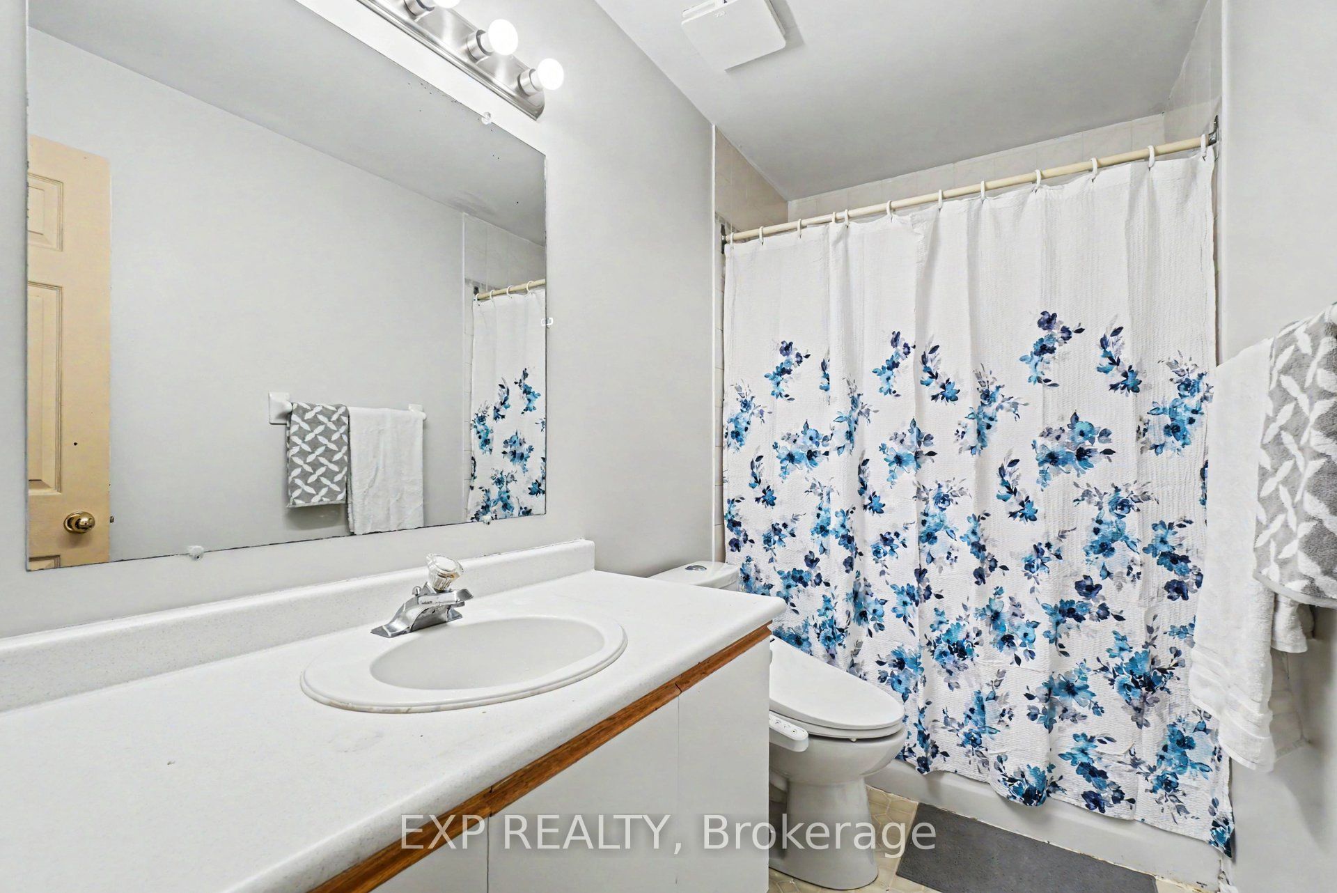 11 Longshire Circle Property Photo 25
