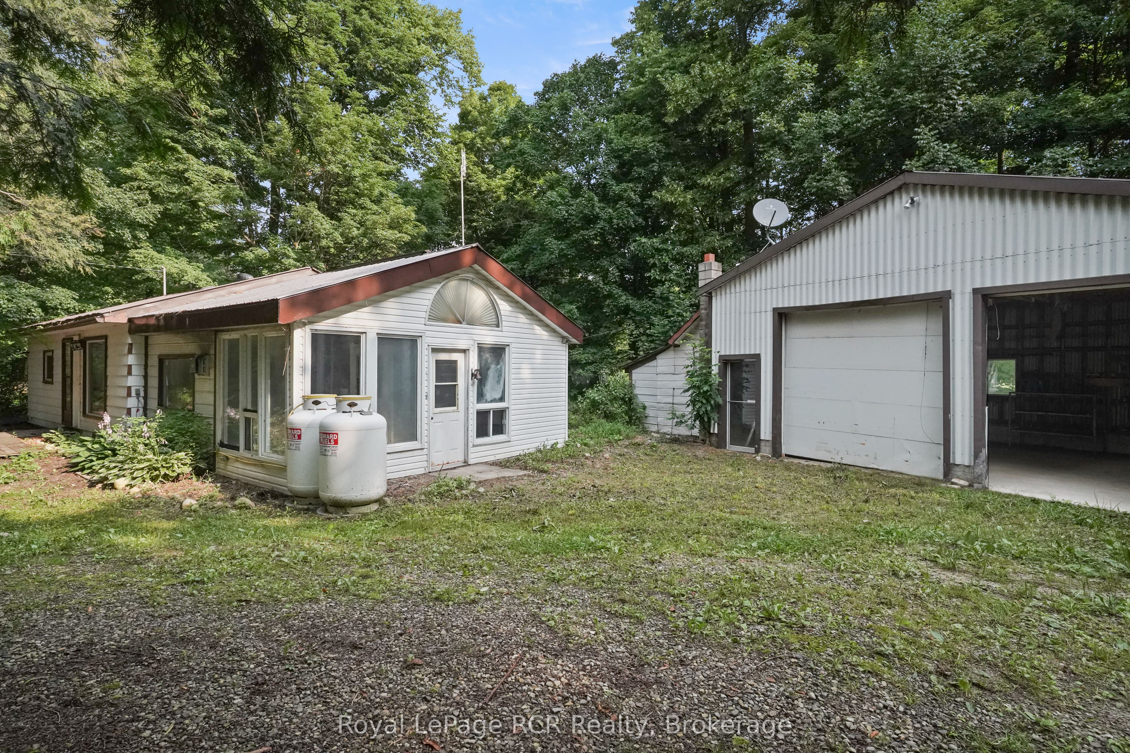 984 14 Concession E Property Photo 4