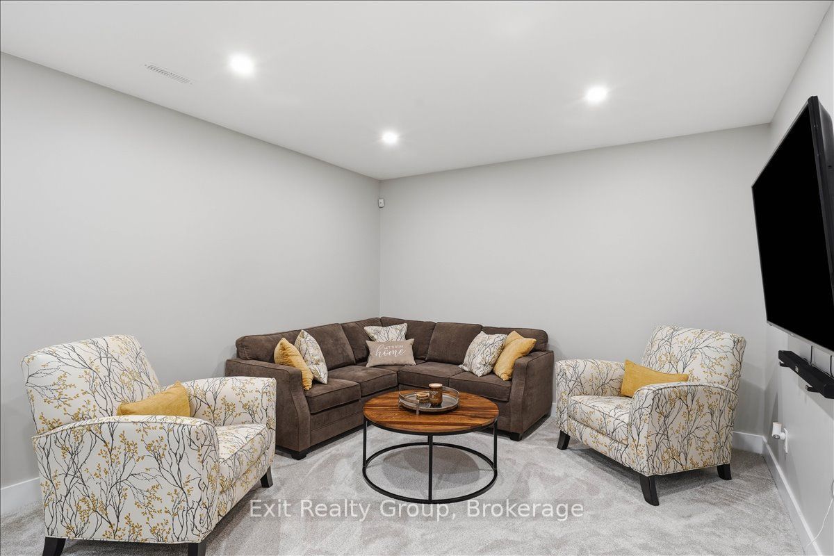 32 Wims Way Property Photo 26