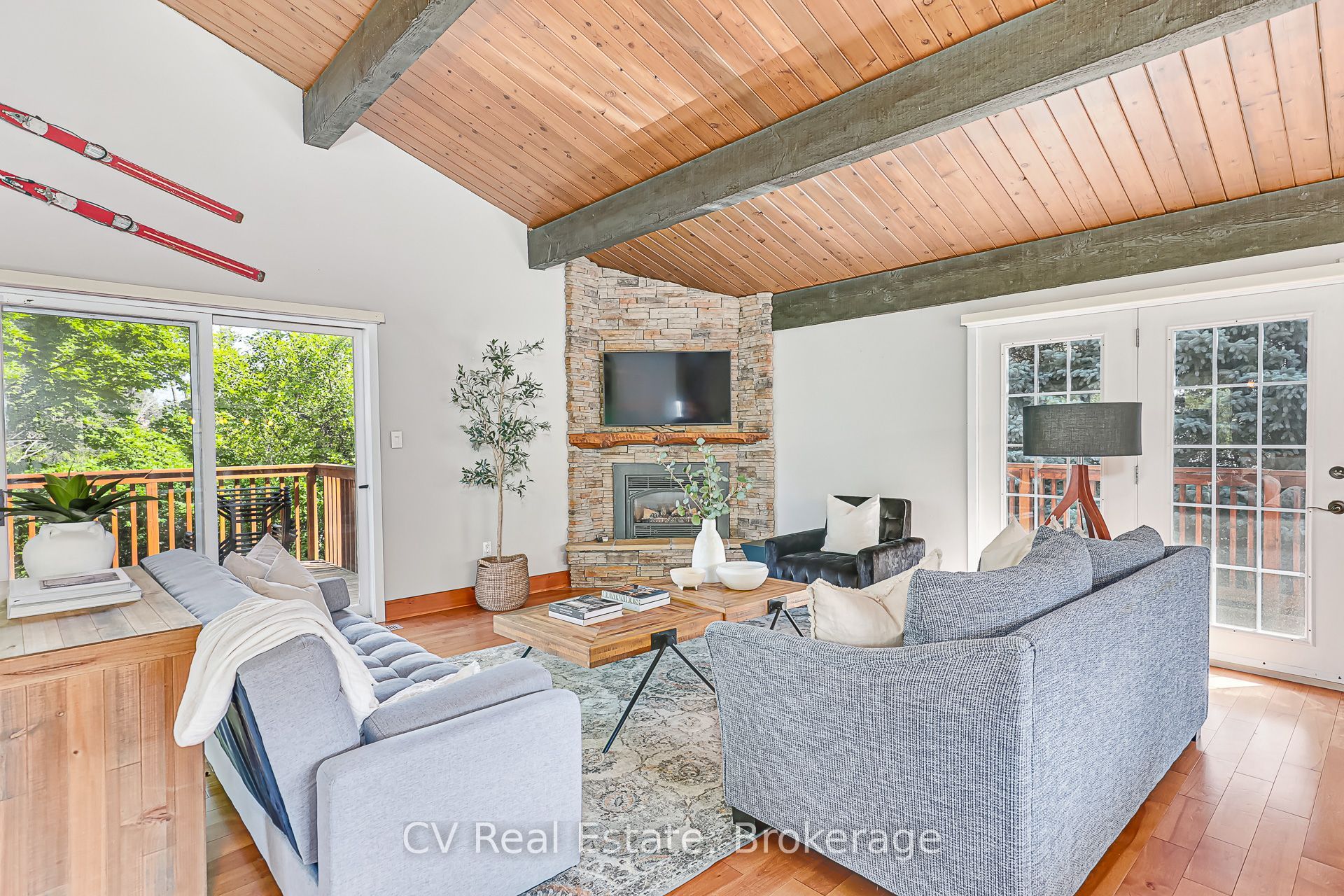 156 Chamonix Crescent Property Photo 10