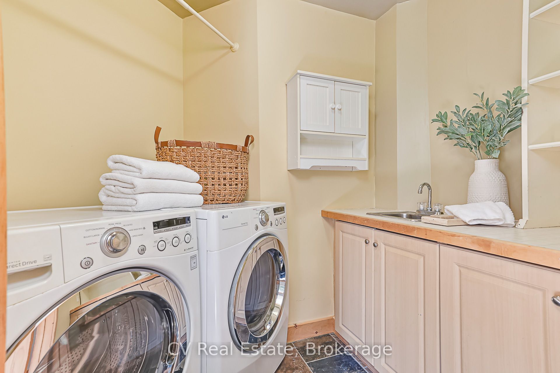 156 Chamonix Crescent Property Photo 25