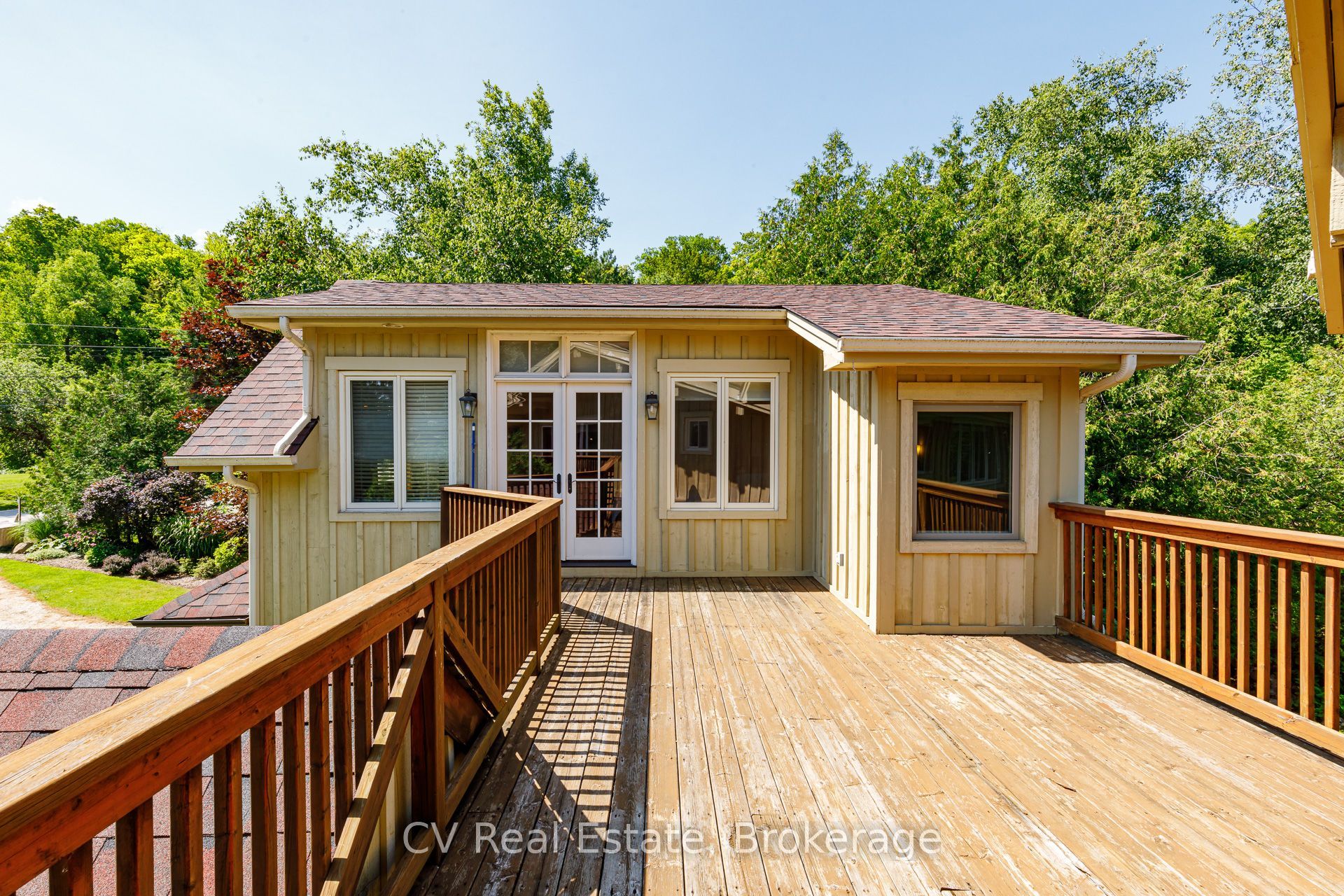 156 Chamonix Crescent Property Photo 40