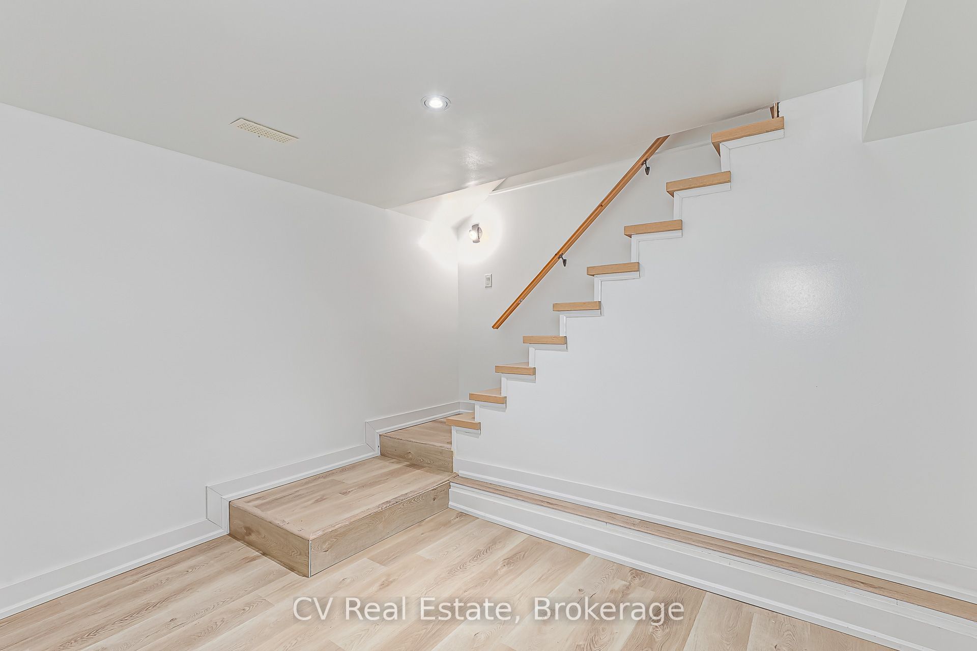 156 Chamonix Crescent Property Photo 45