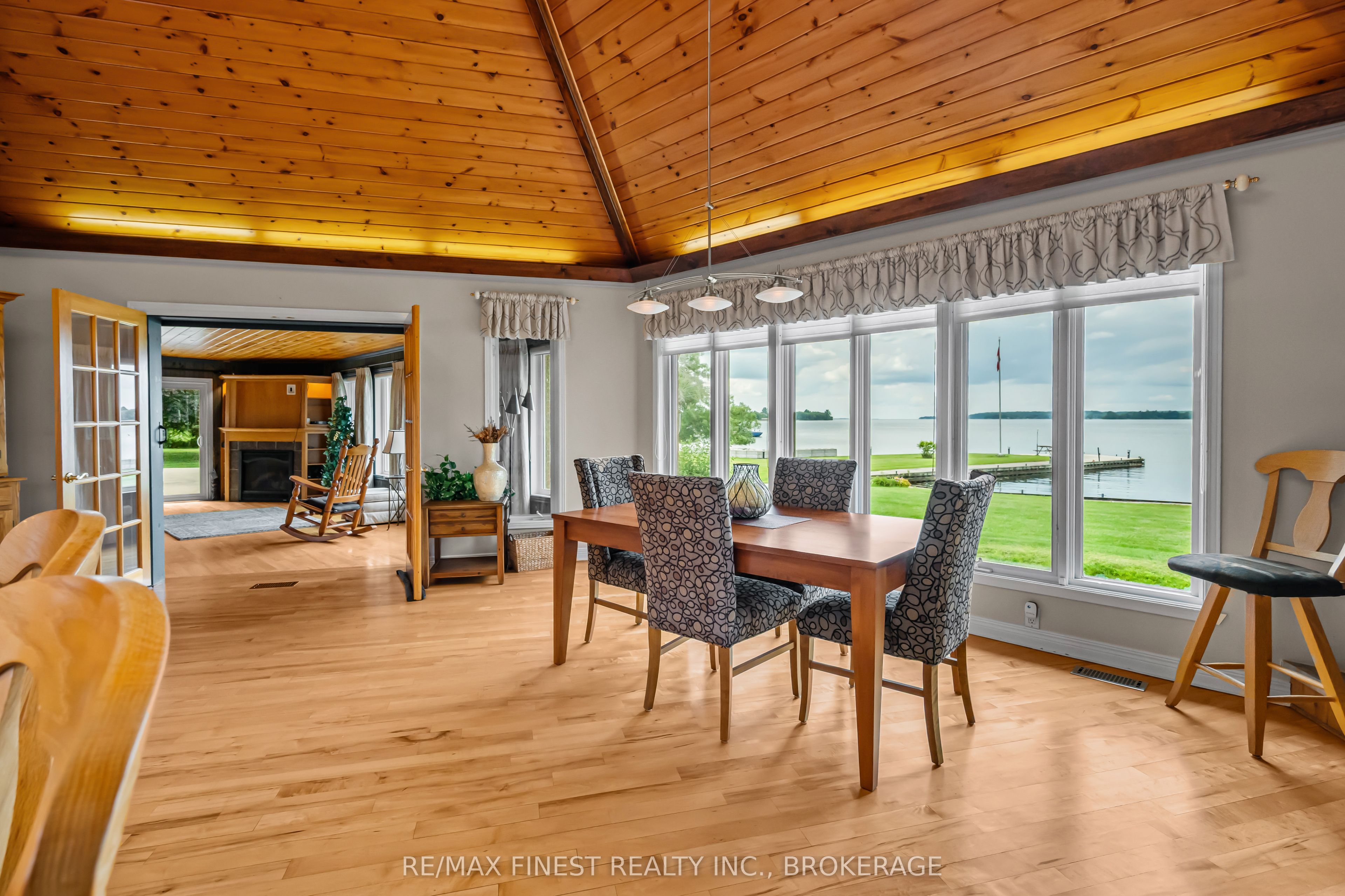 32 Howe Island Drive Property Photo 10