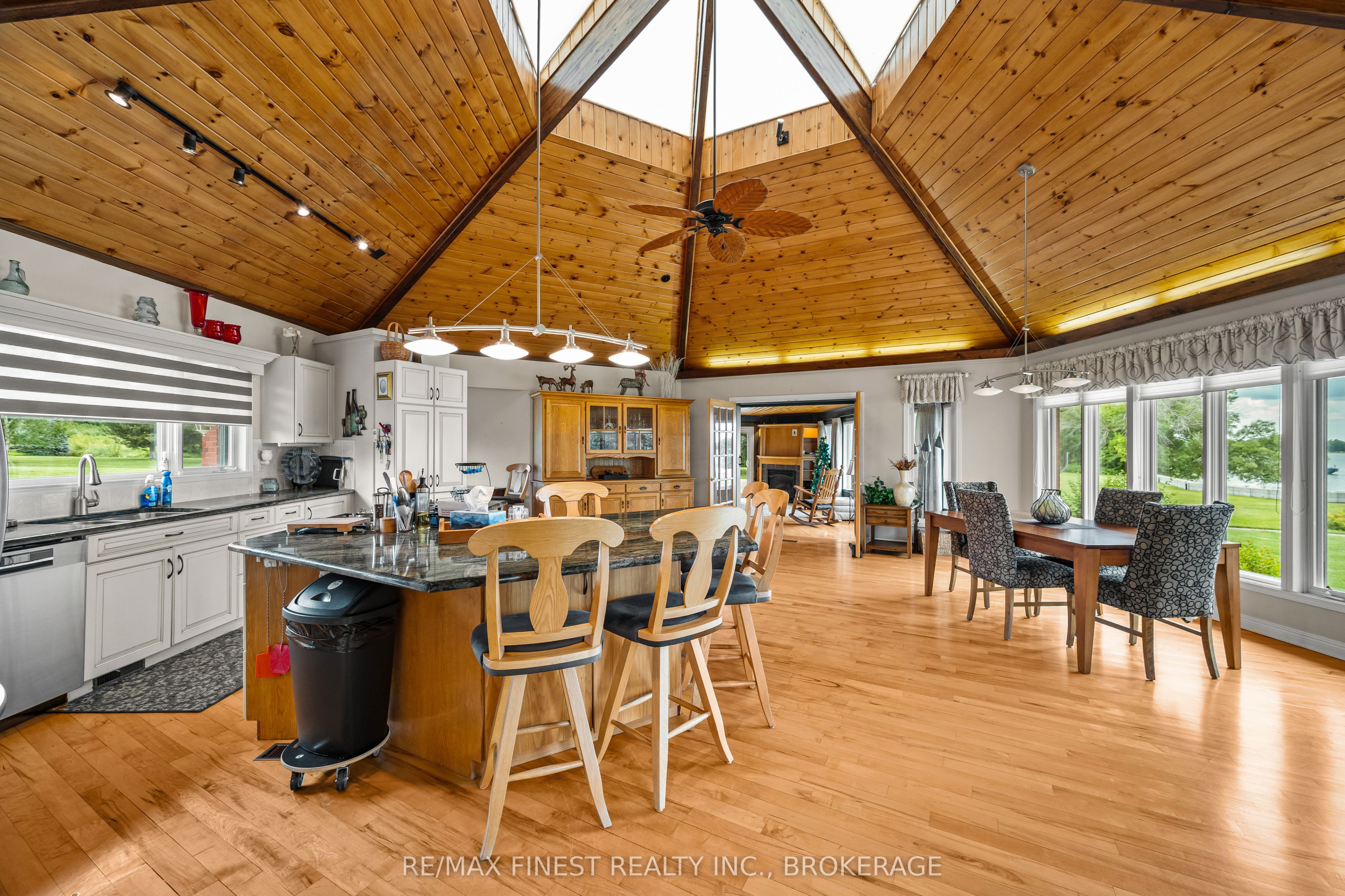 32 Howe Island Drive Property Photo 13