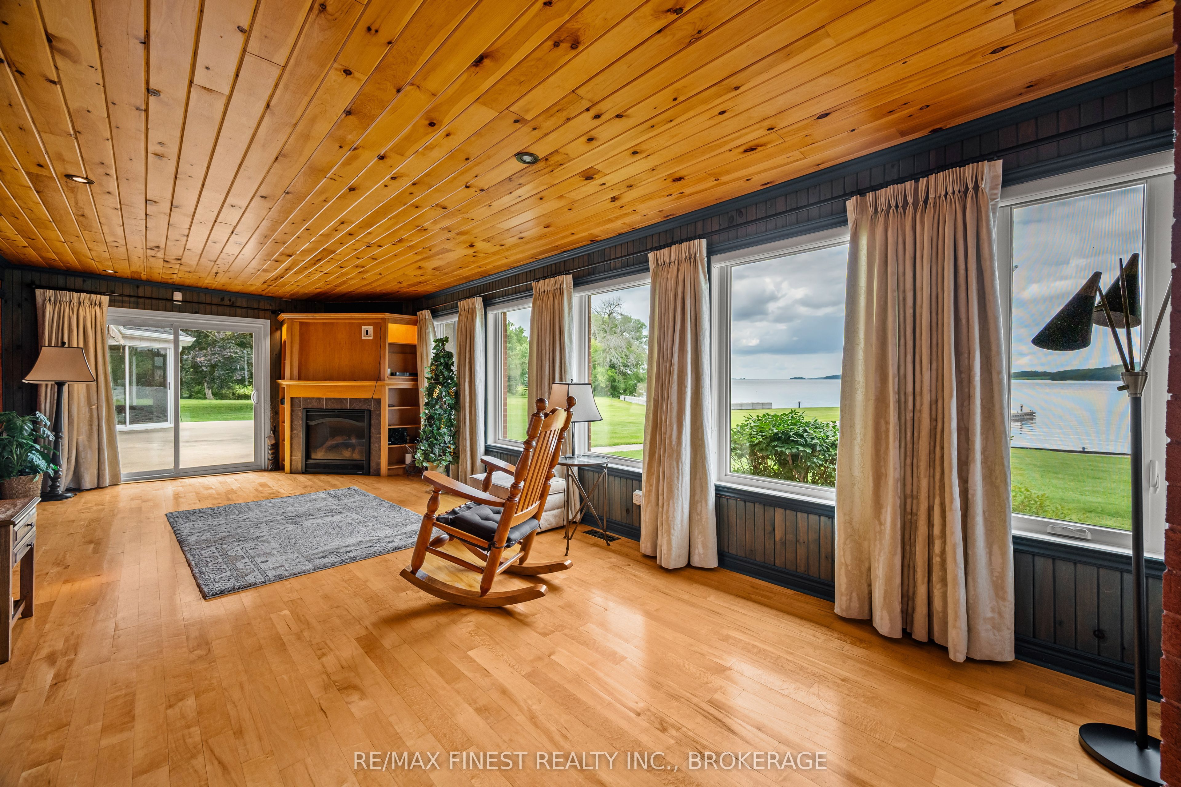 32 Howe Island Drive Property Photo 14