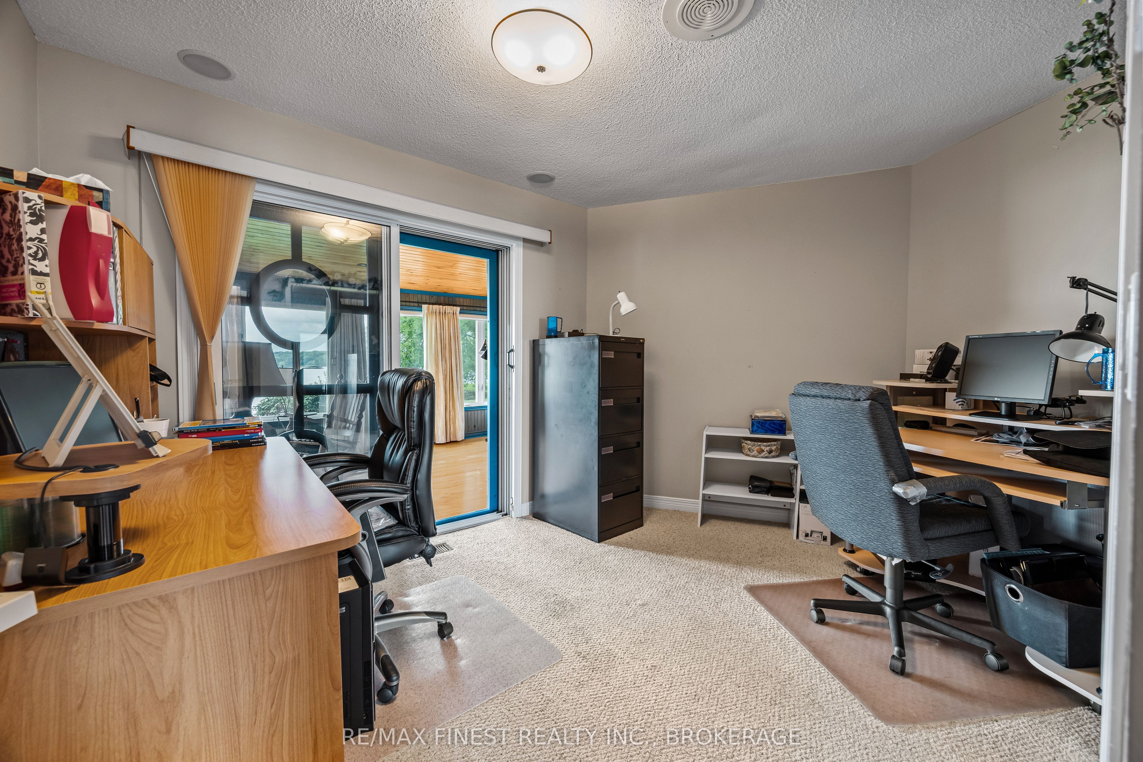 32 Howe Island Drive Property Photo 16
