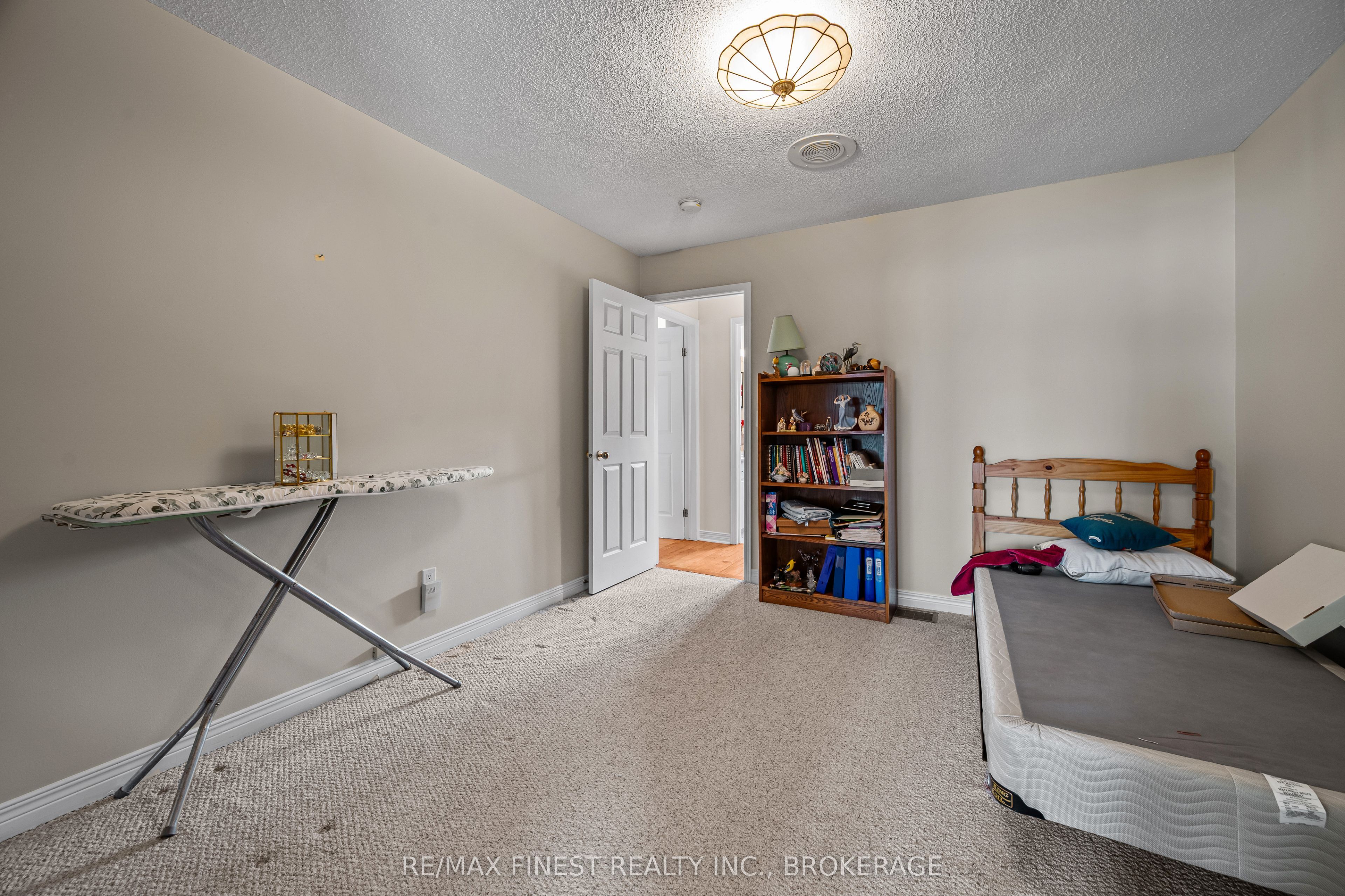 32 Howe Island Drive Property Photo 18