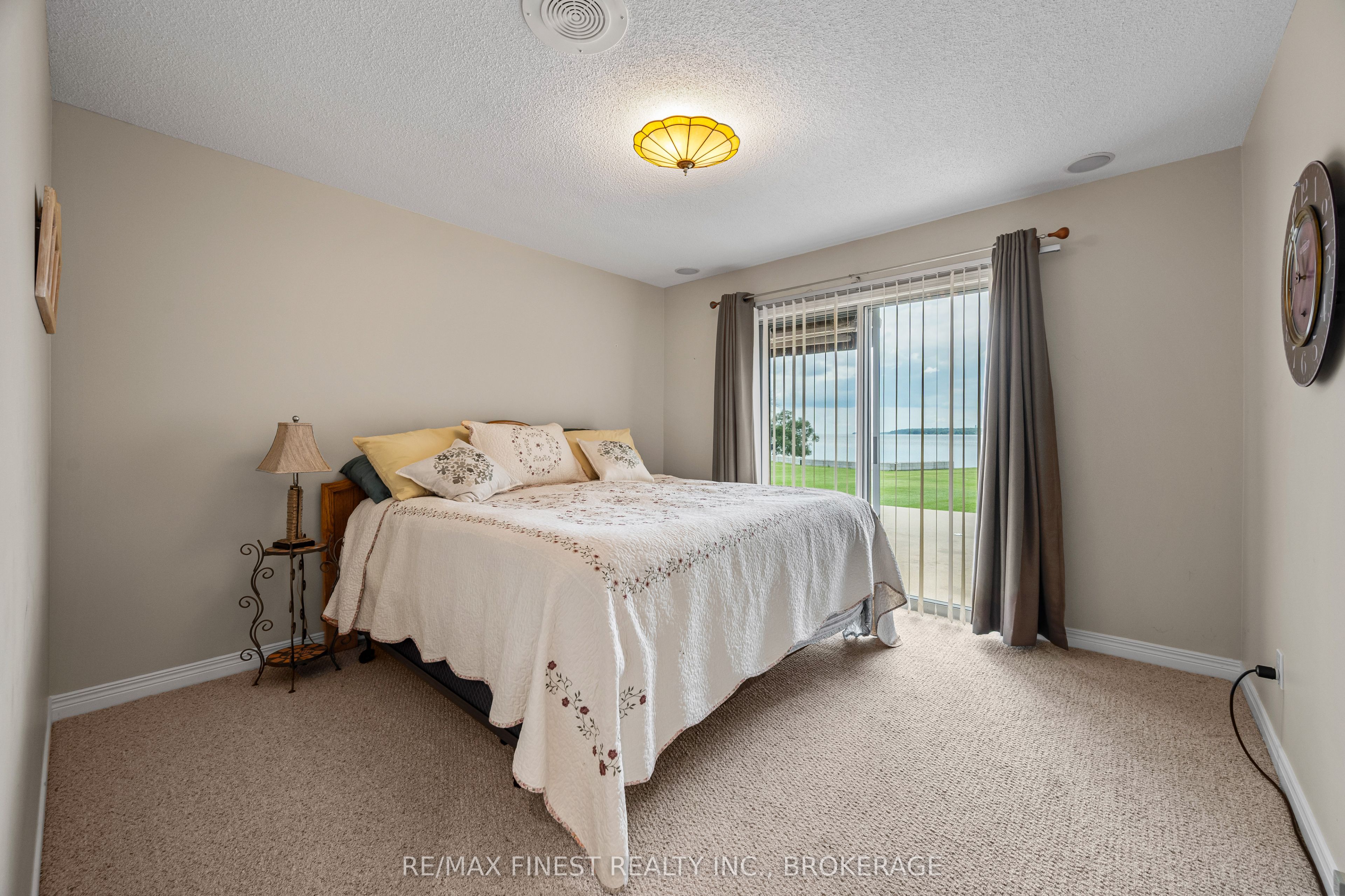 32 Howe Island Drive Property Photo 20