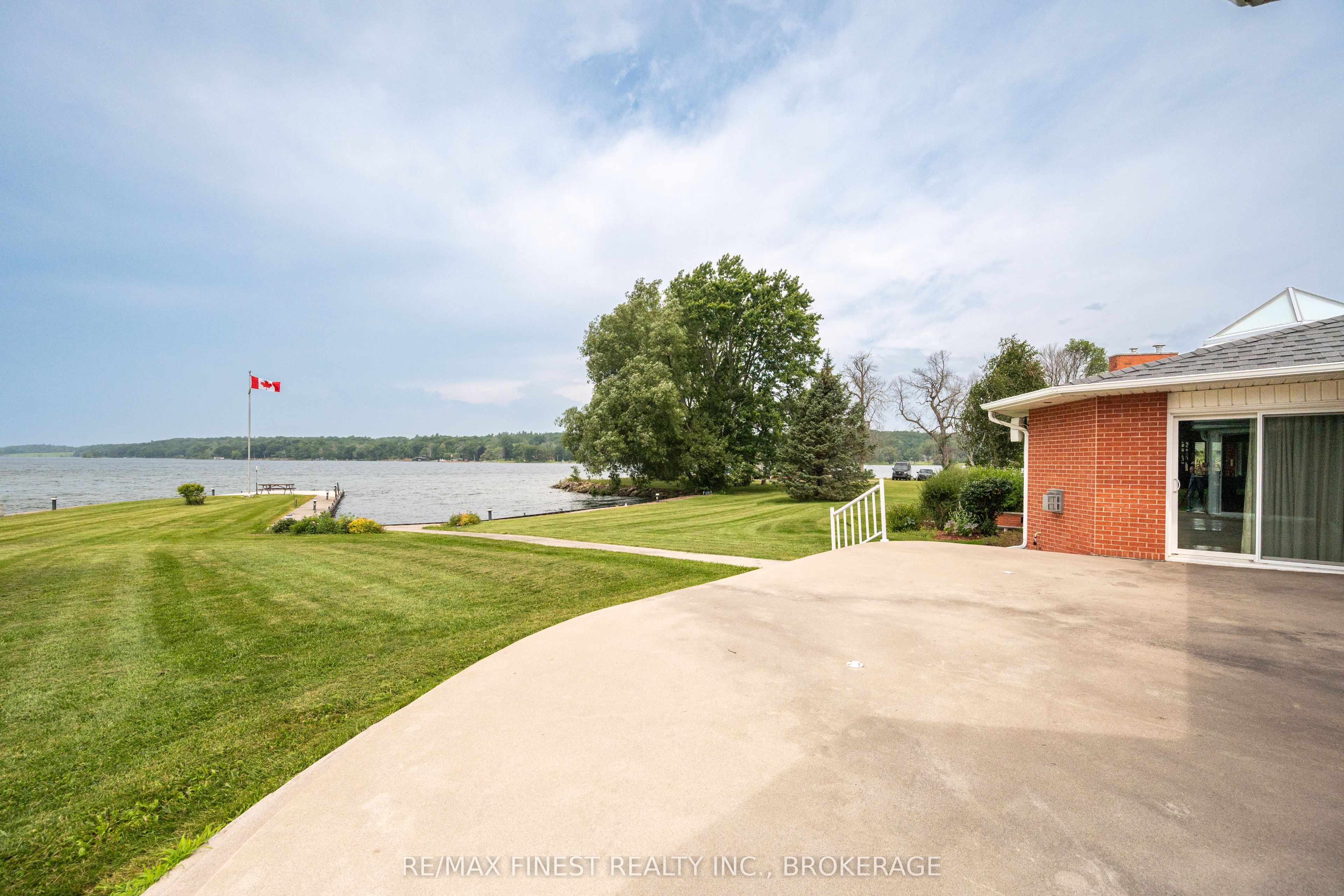 32 Howe Island Drive Property Photo 33
