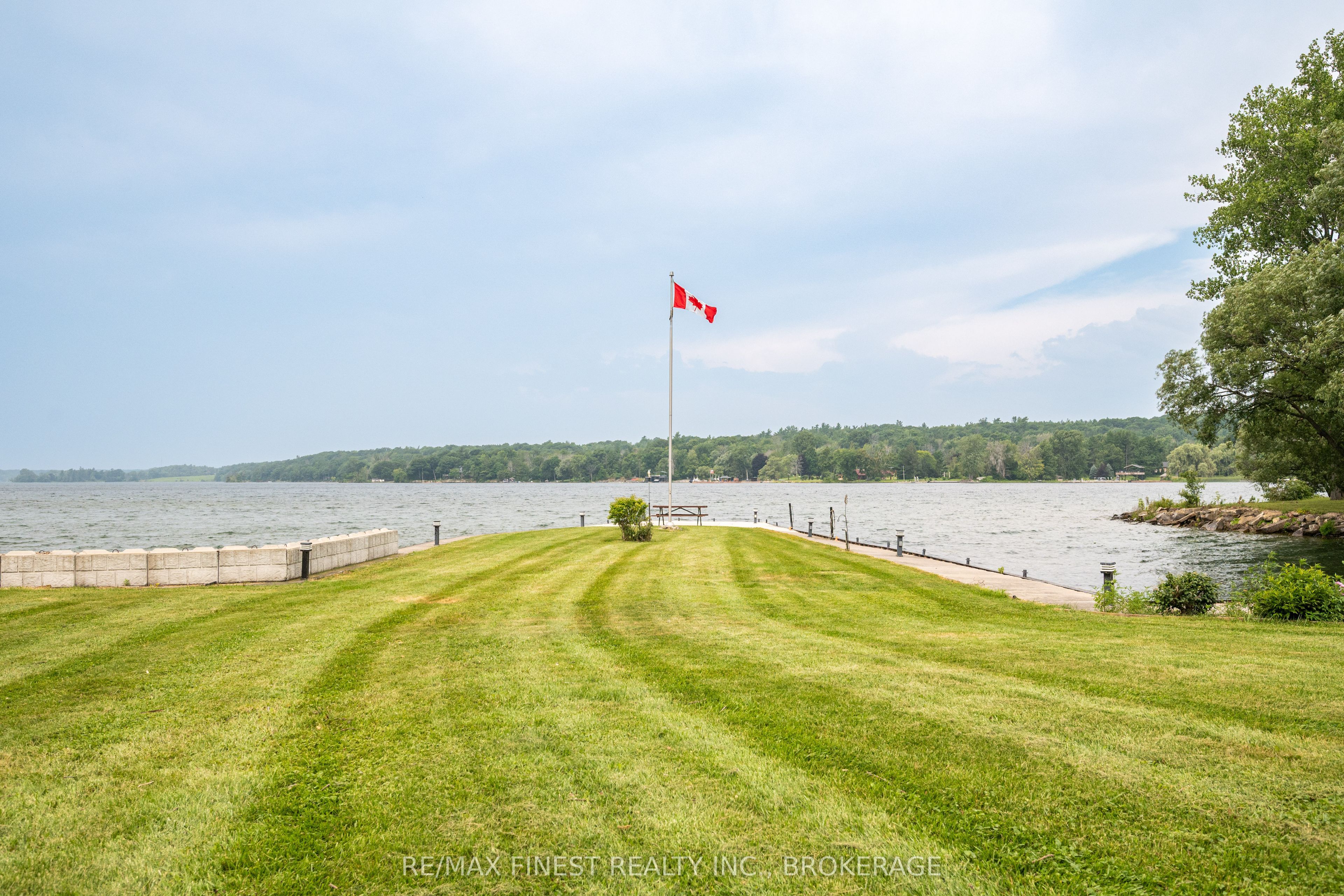 32 Howe Island Drive Property Photo 34