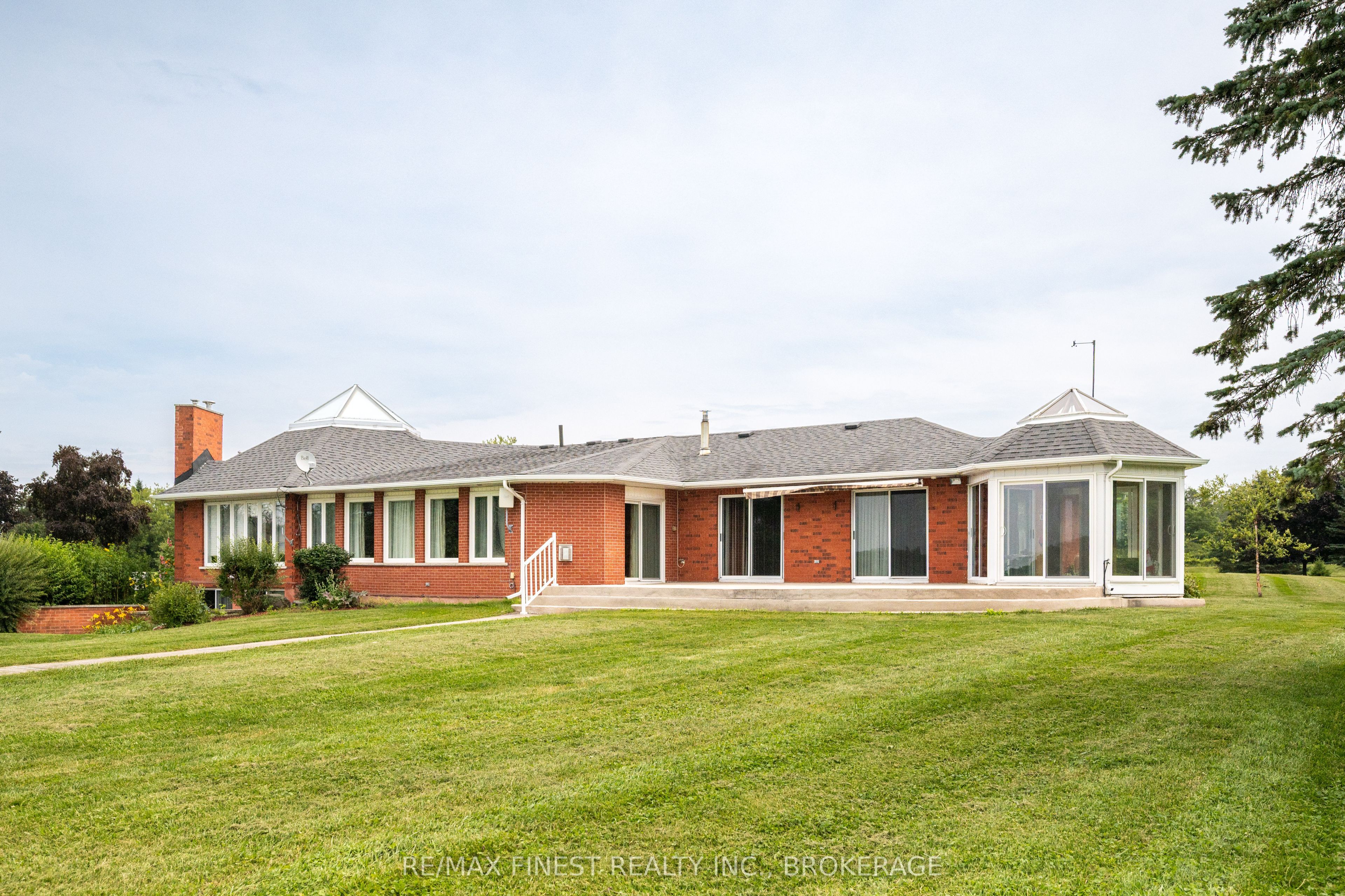 32 Howe Island Drive Property Photo 35
