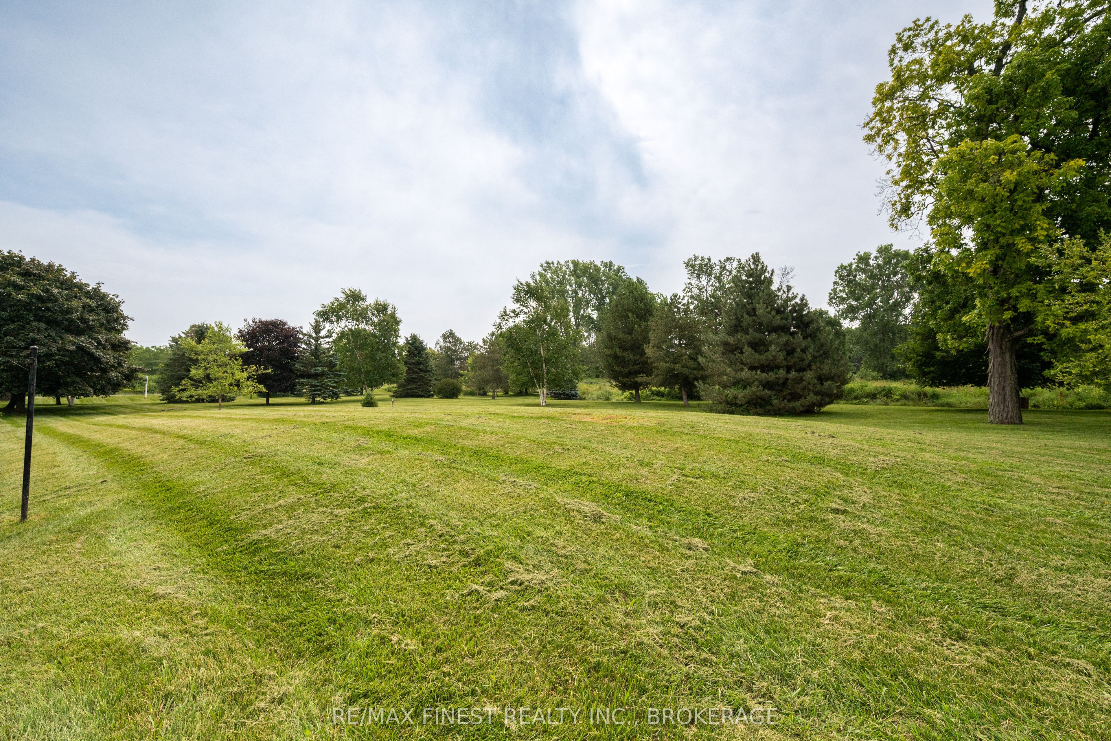 32 Howe Island Drive Property Photo 40