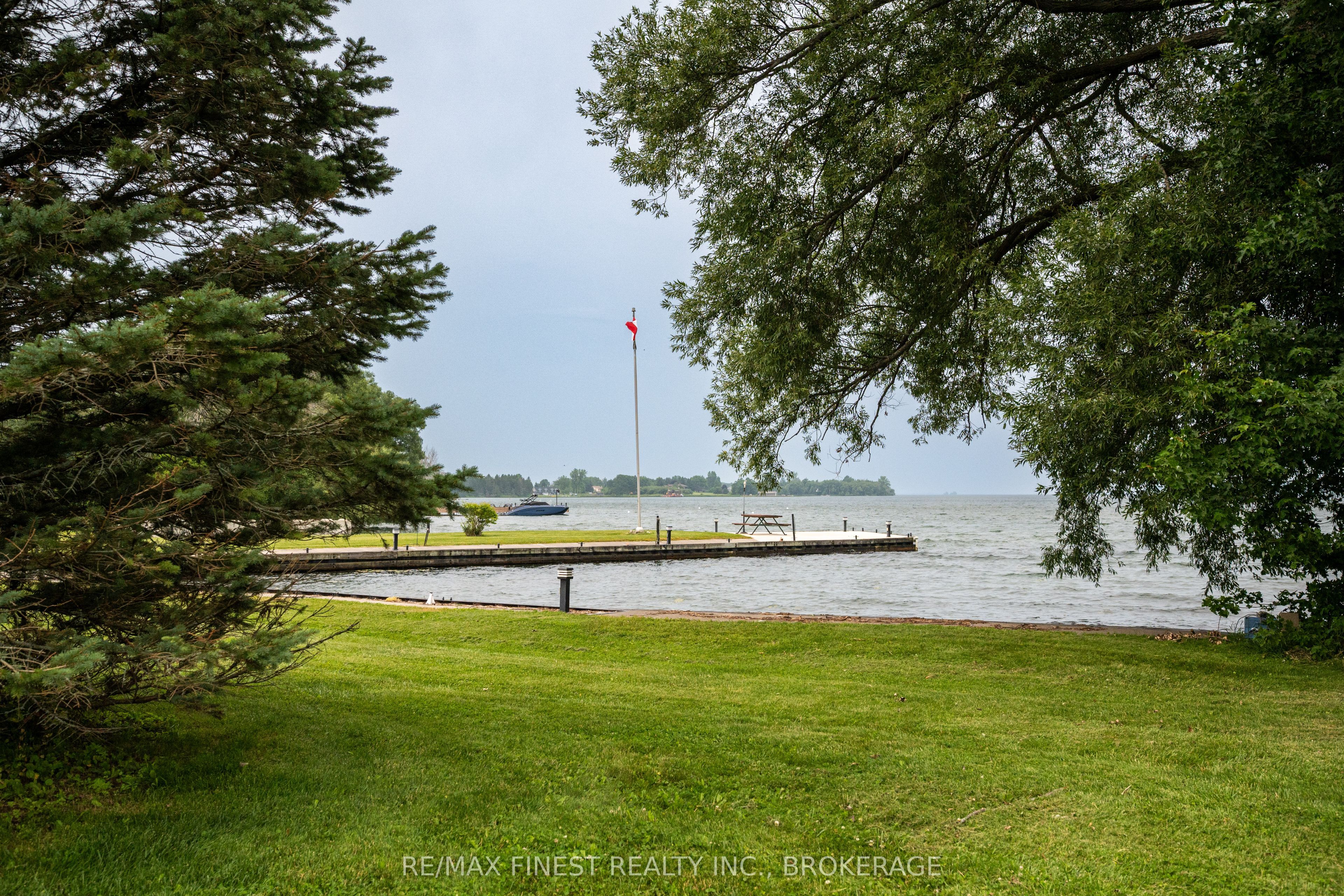 32 Howe Island Drive Property Photo 41