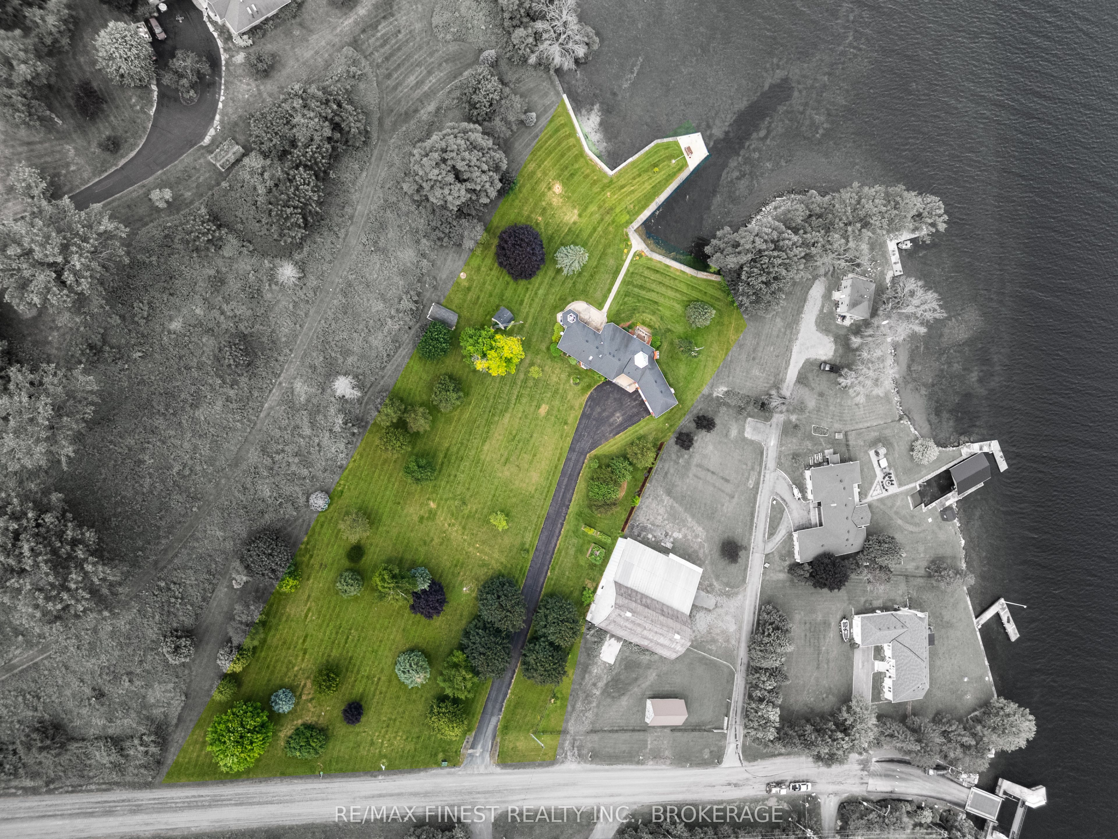 32 Howe Island Drive Property Photo 44