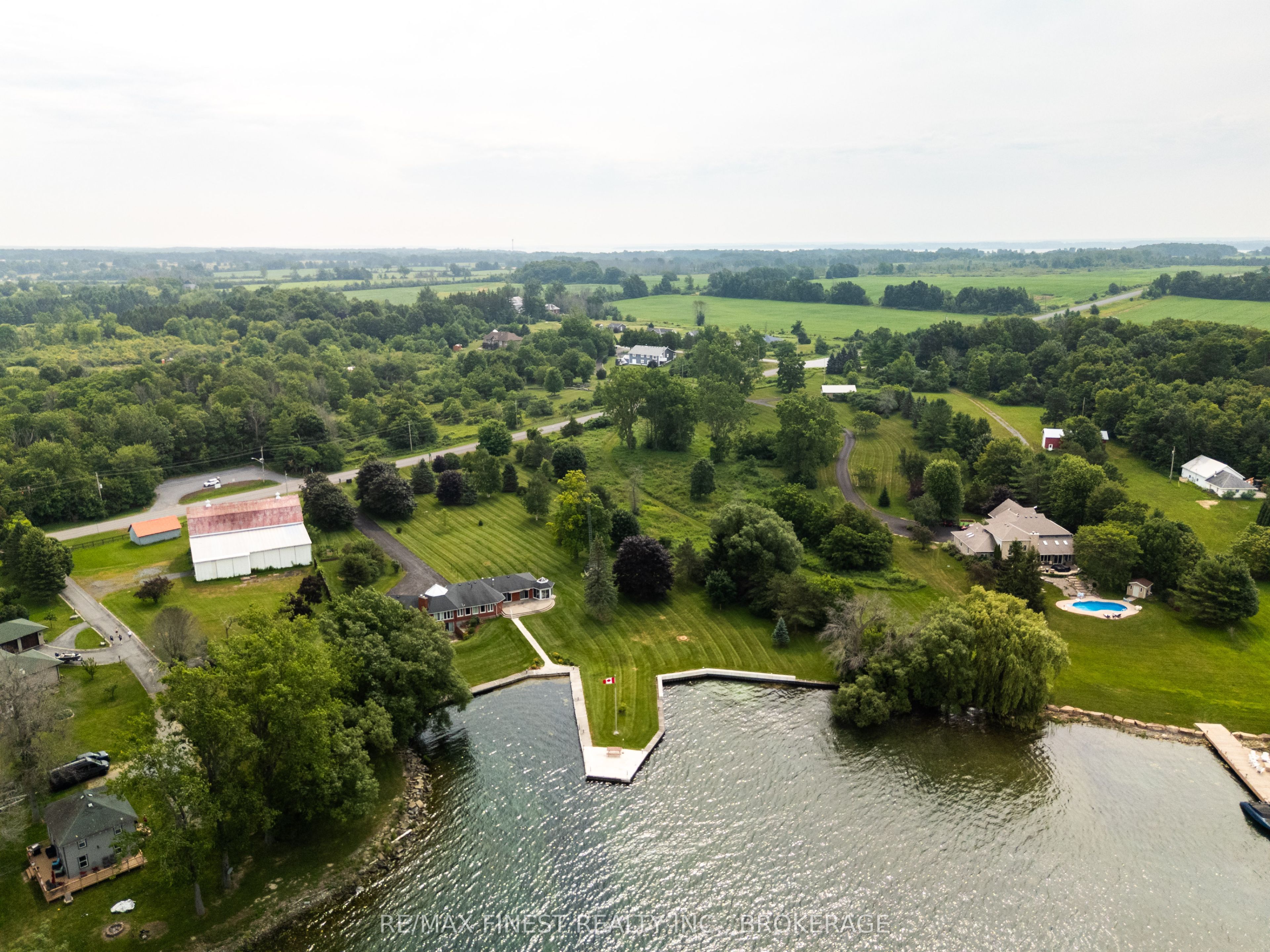 32 Howe Island Drive Property Photo 45