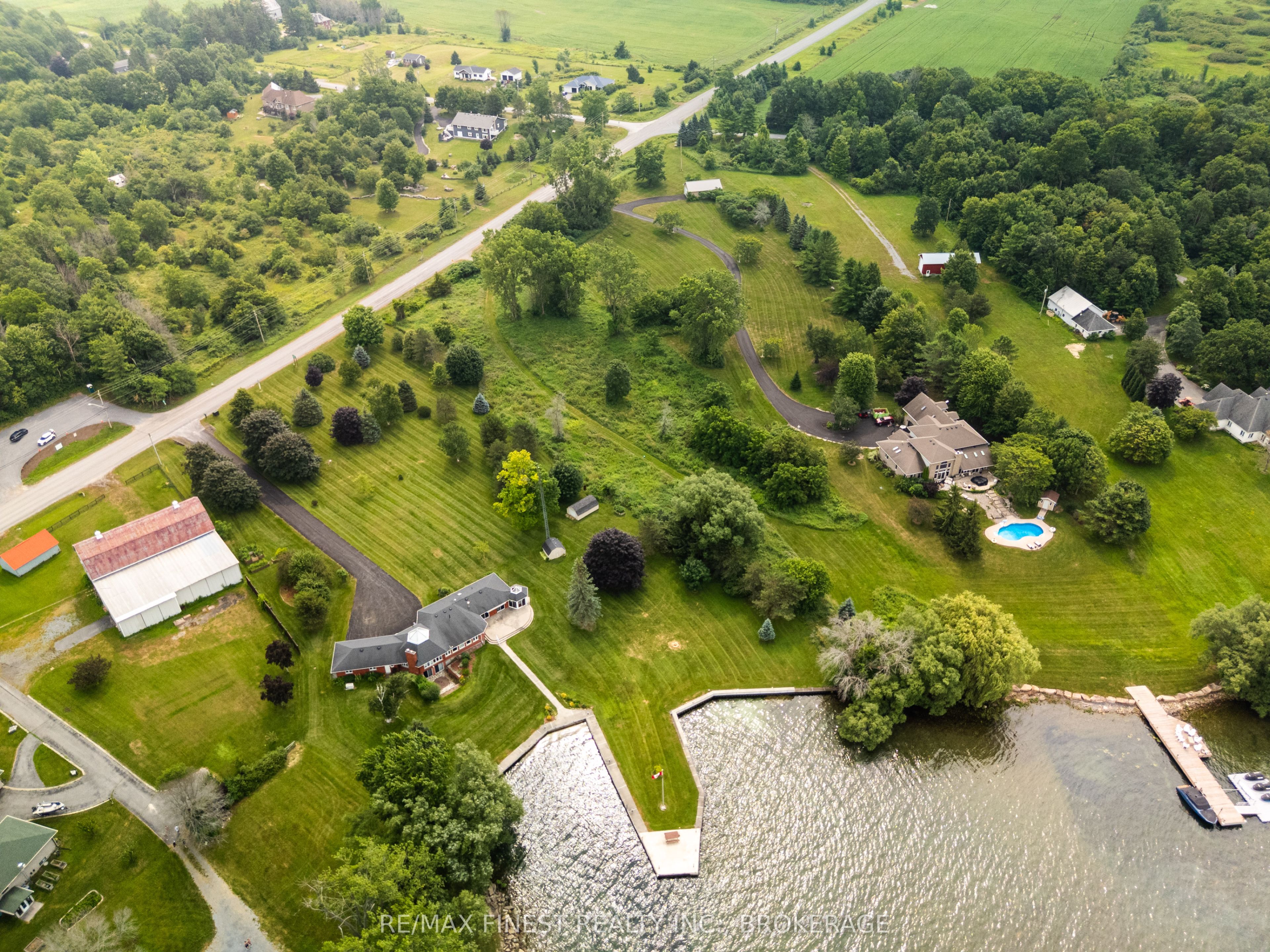 32 Howe Island Drive Property Photo 46
