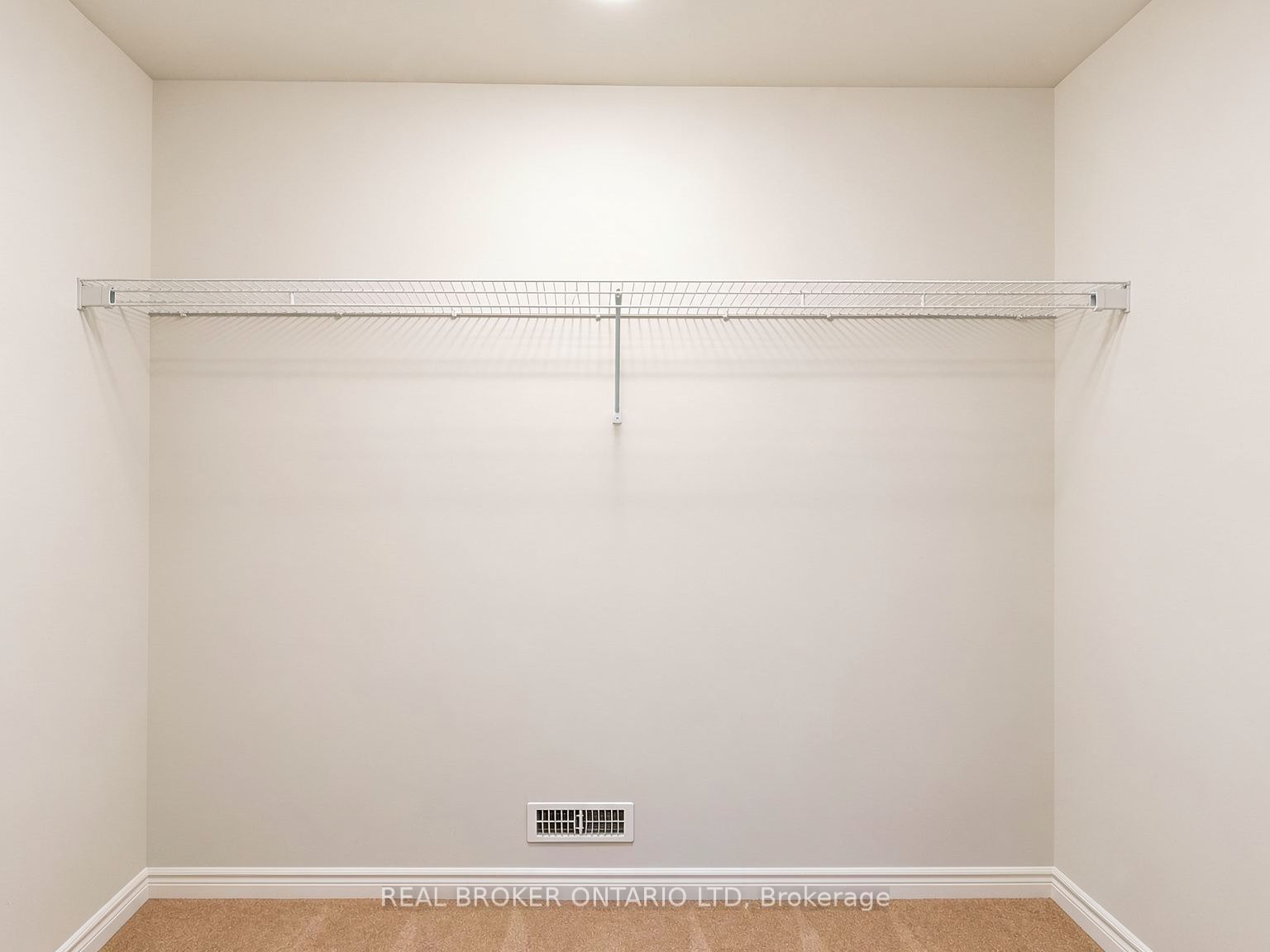 1054 Oakcrossing Gate Property Photo 15