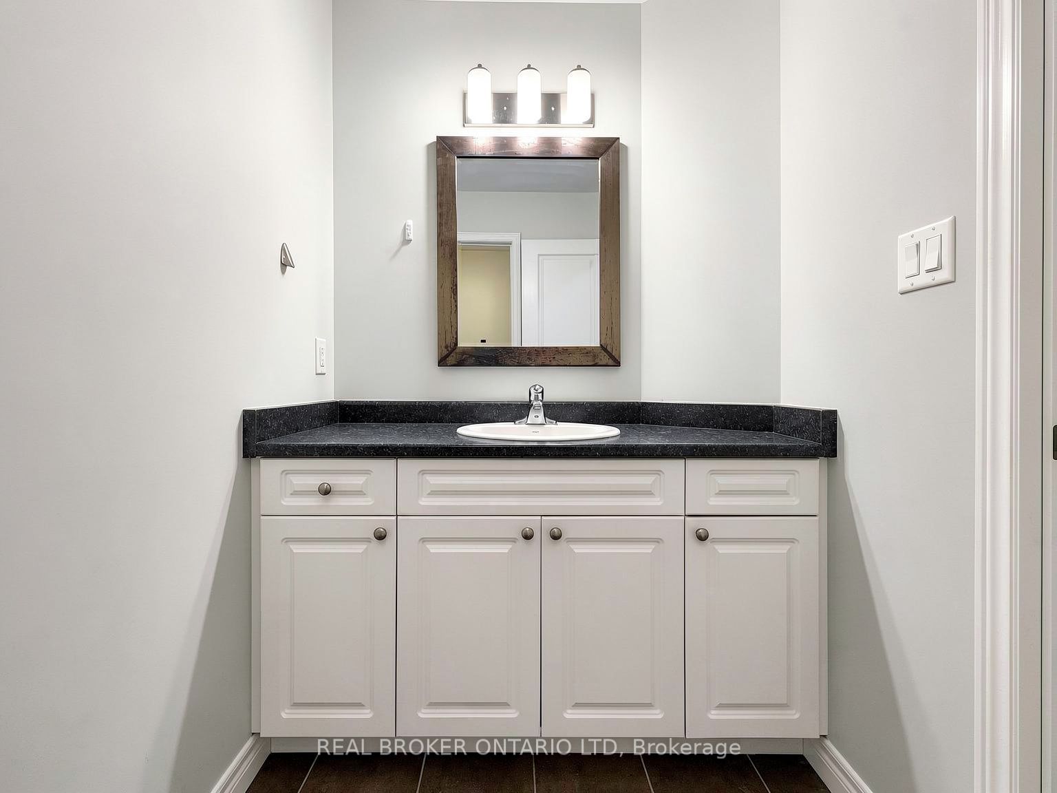1054 Oakcrossing Gate Property Photo 21