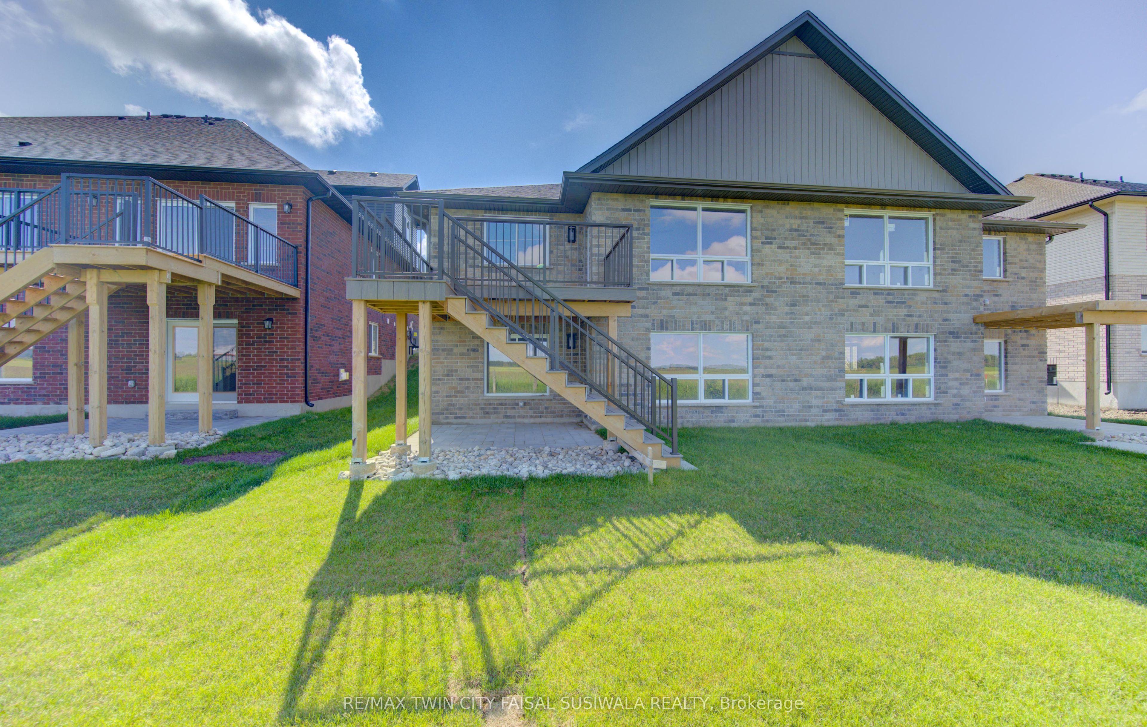 100 Bedell Drive Property Photo 3