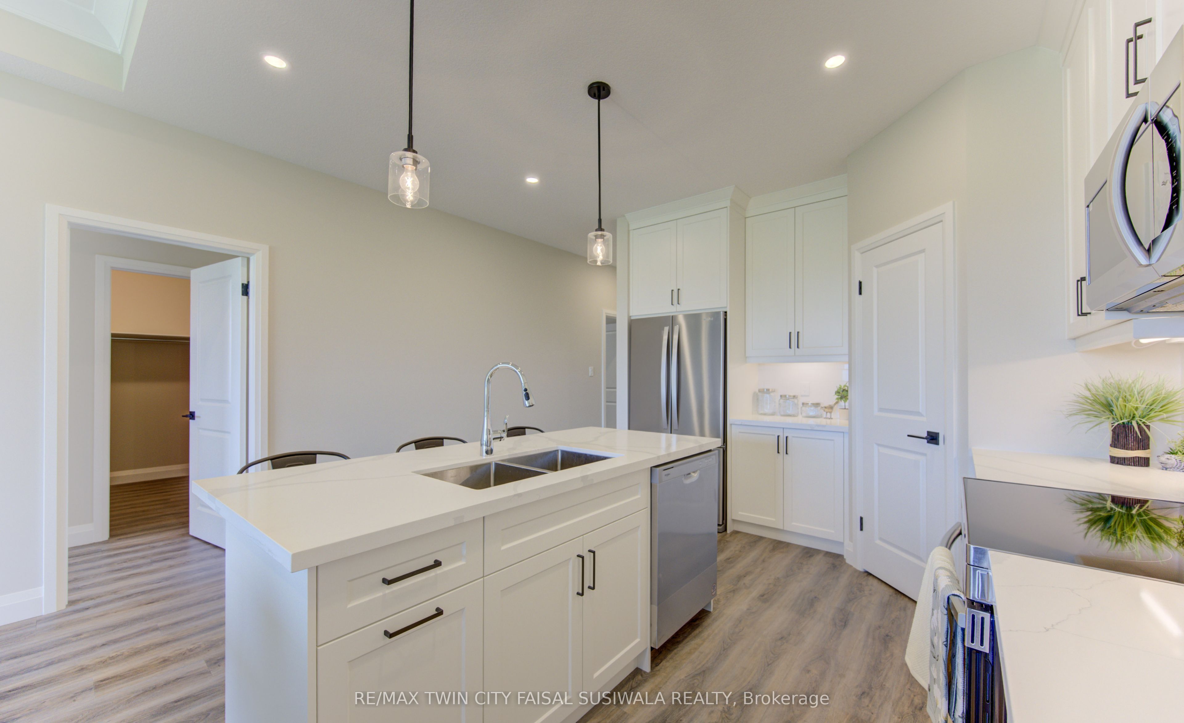 100 Bedell Drive Property Photo 13