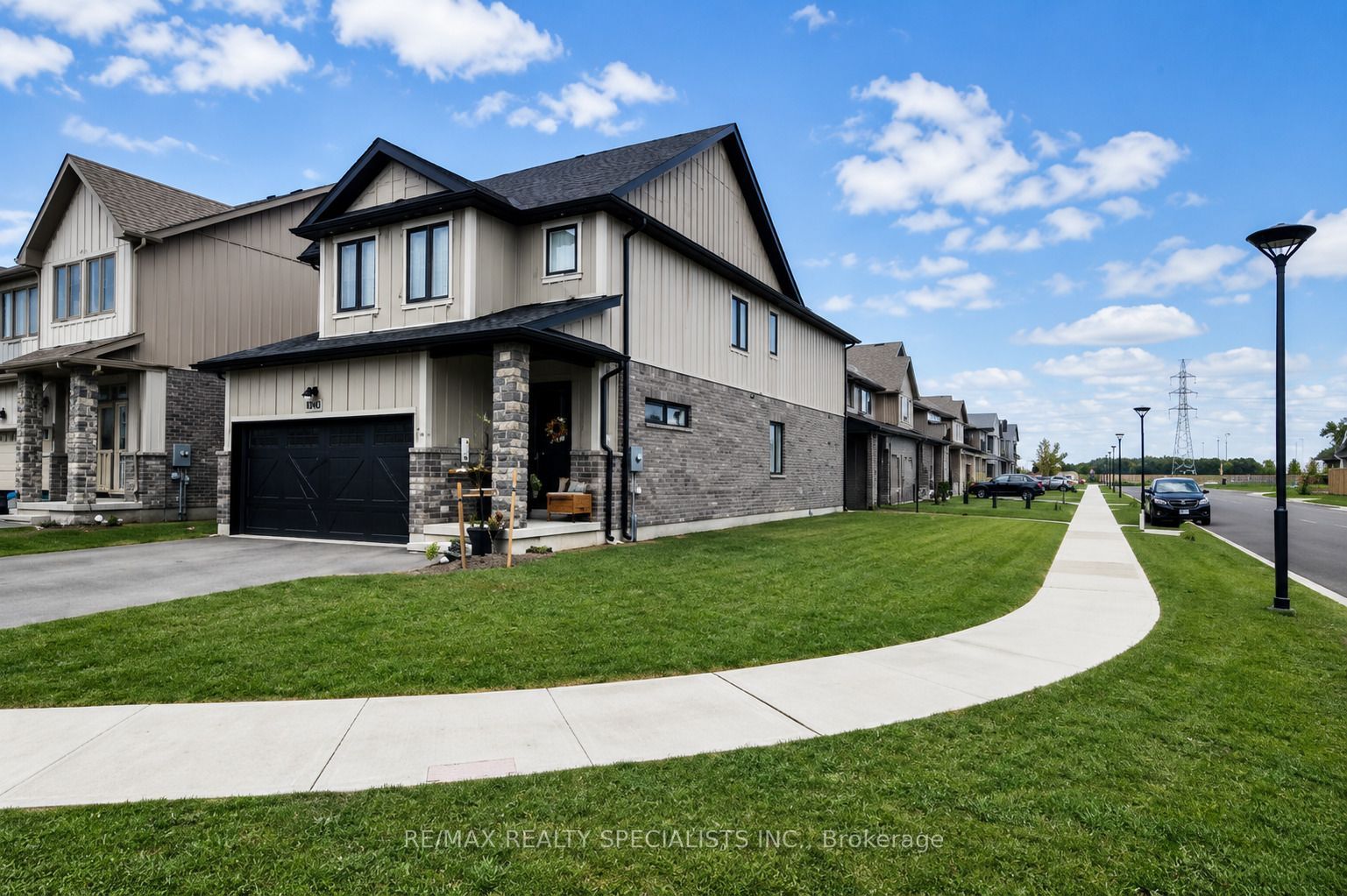 3074 Turner Crescent Property Photo 1