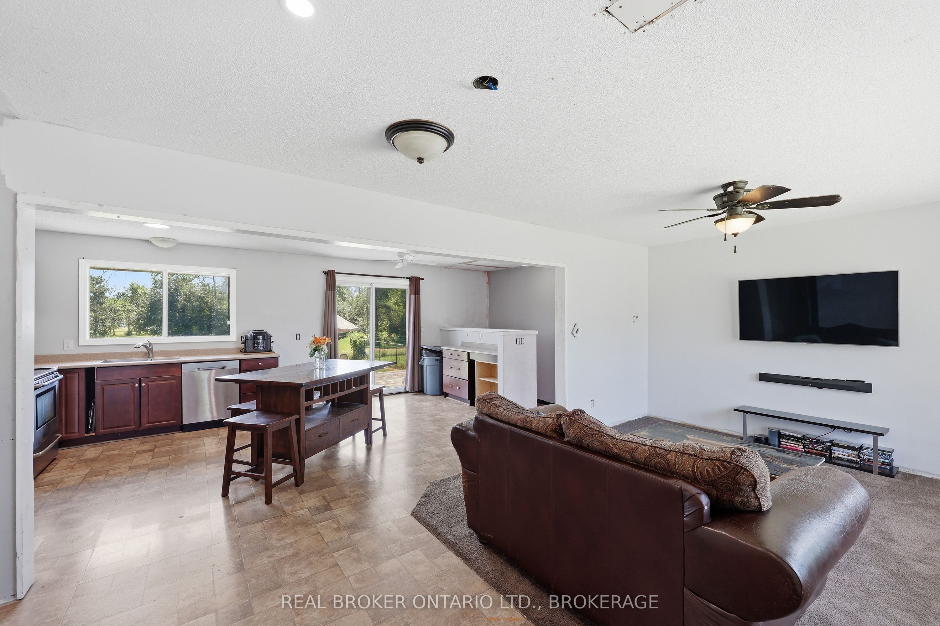 1013 River Road Property Photo 10