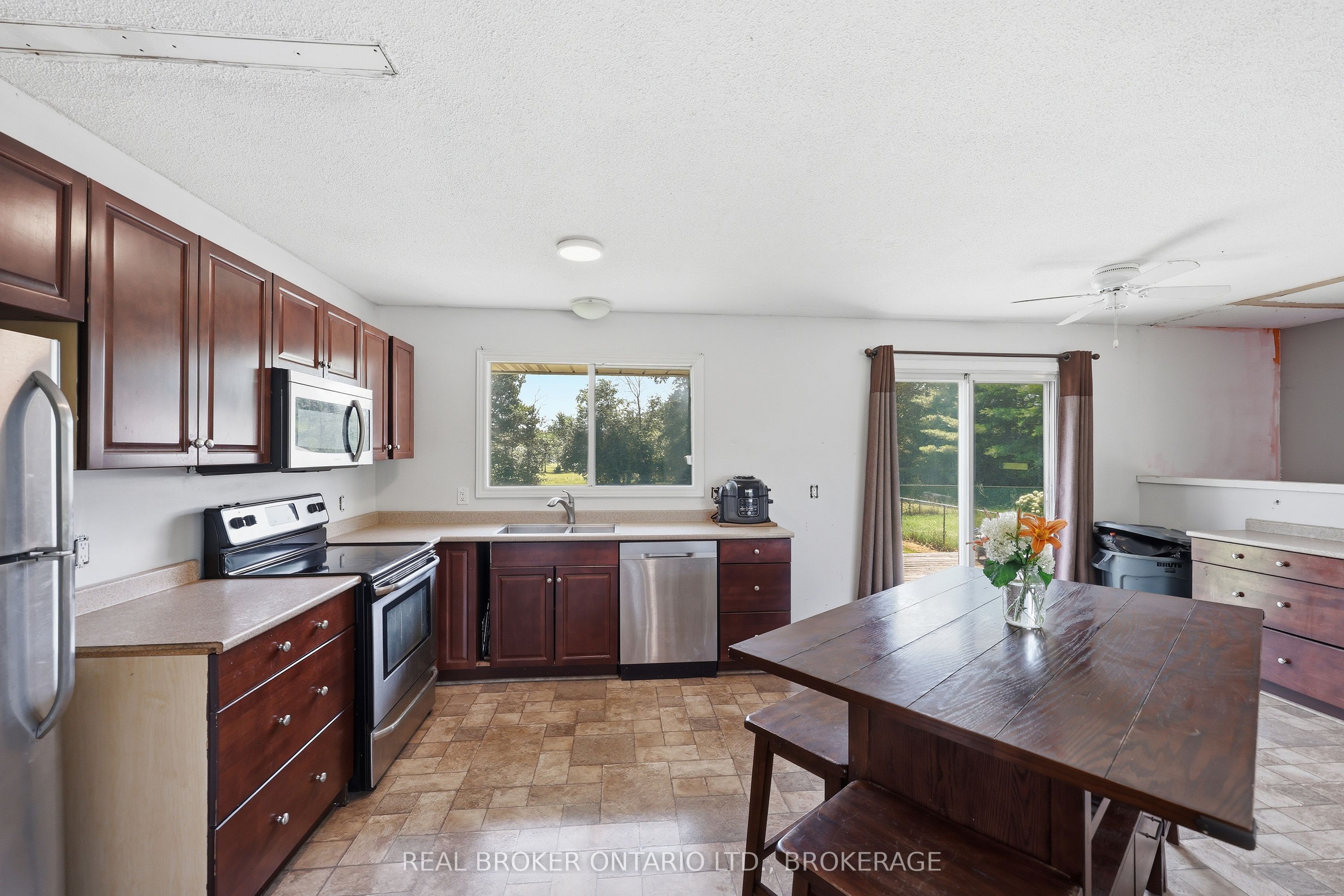 1013 River Road Property Photo 11