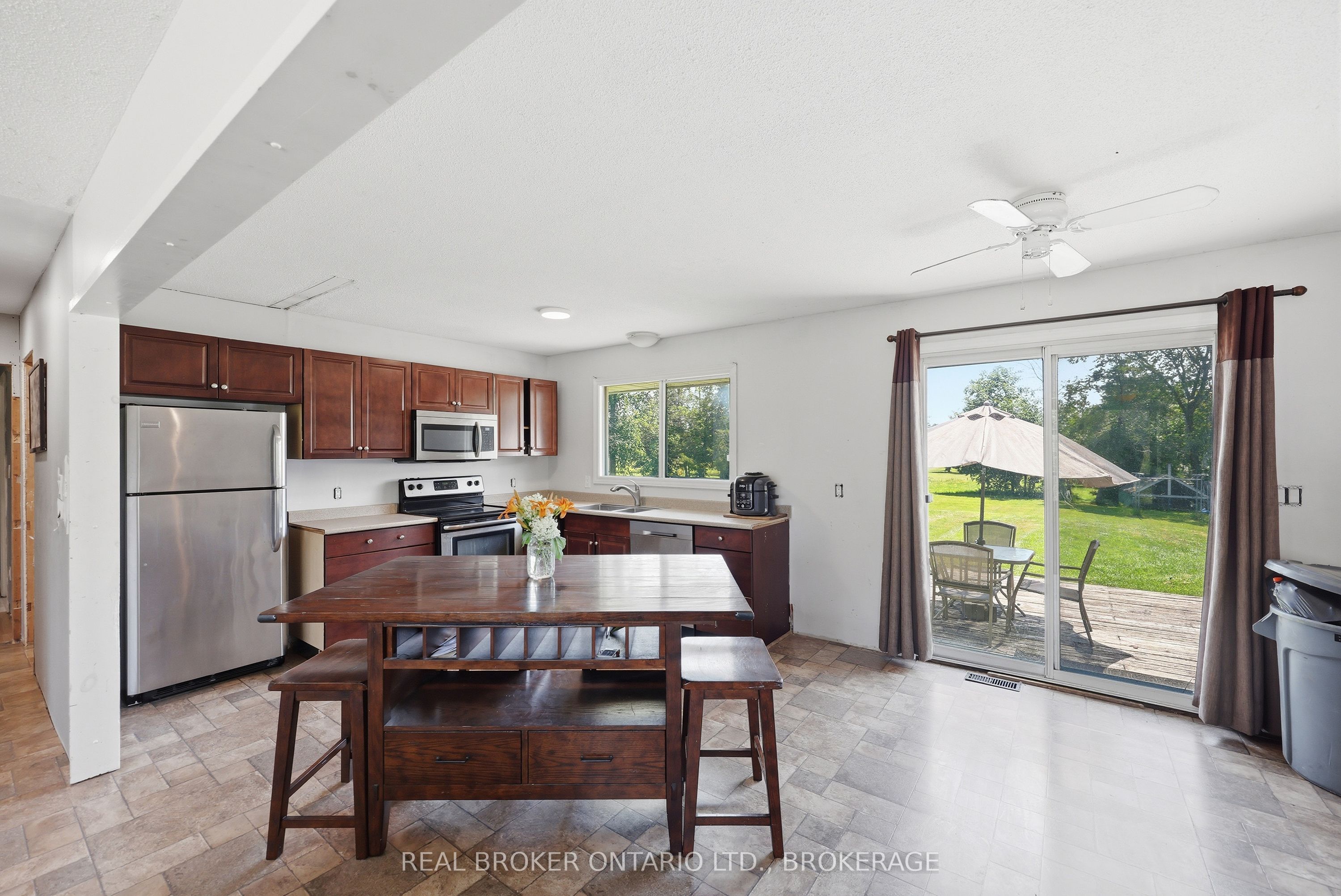 1013 River Road Property Photo 12