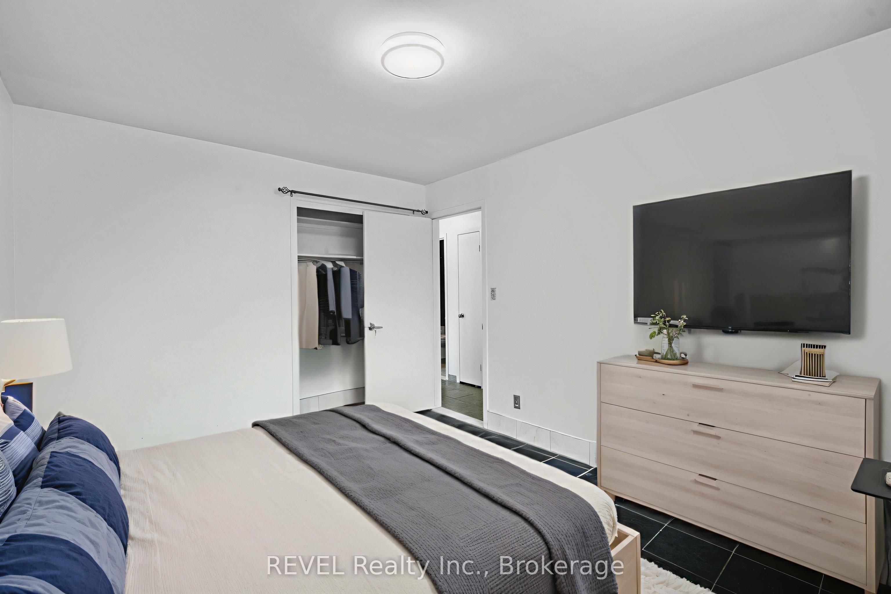 552 First Avenue Property Photo 11