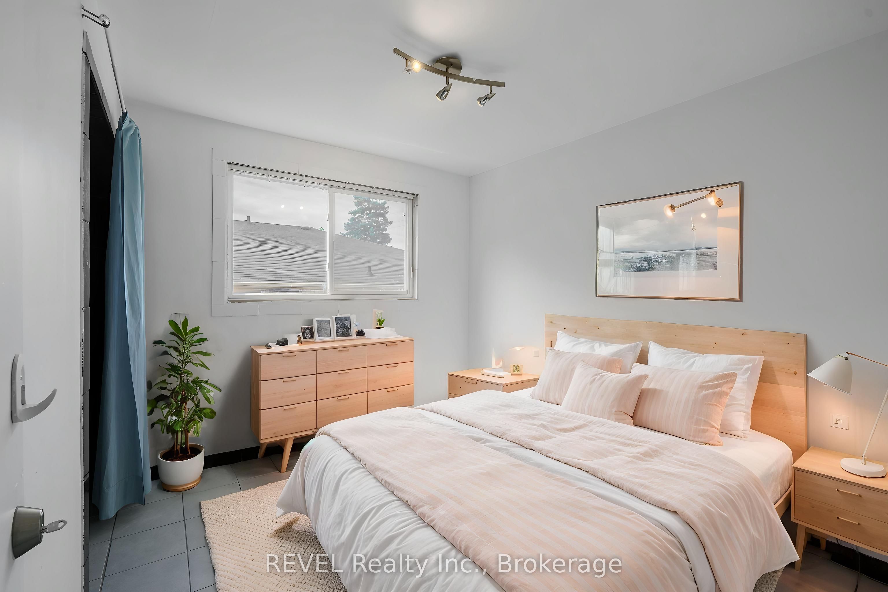 552 First Avenue Property Photo 12