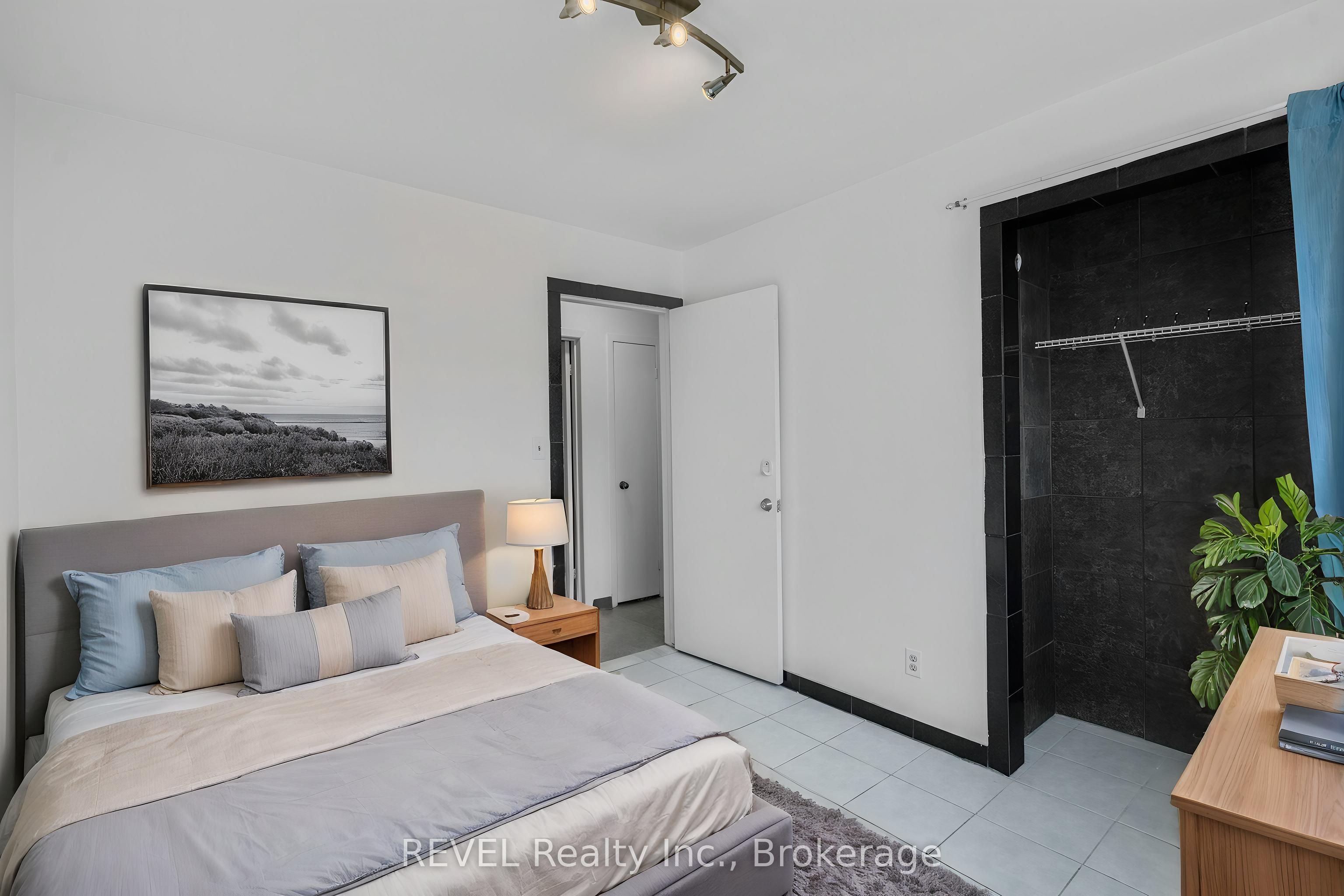 552 First Avenue Property Photo 15