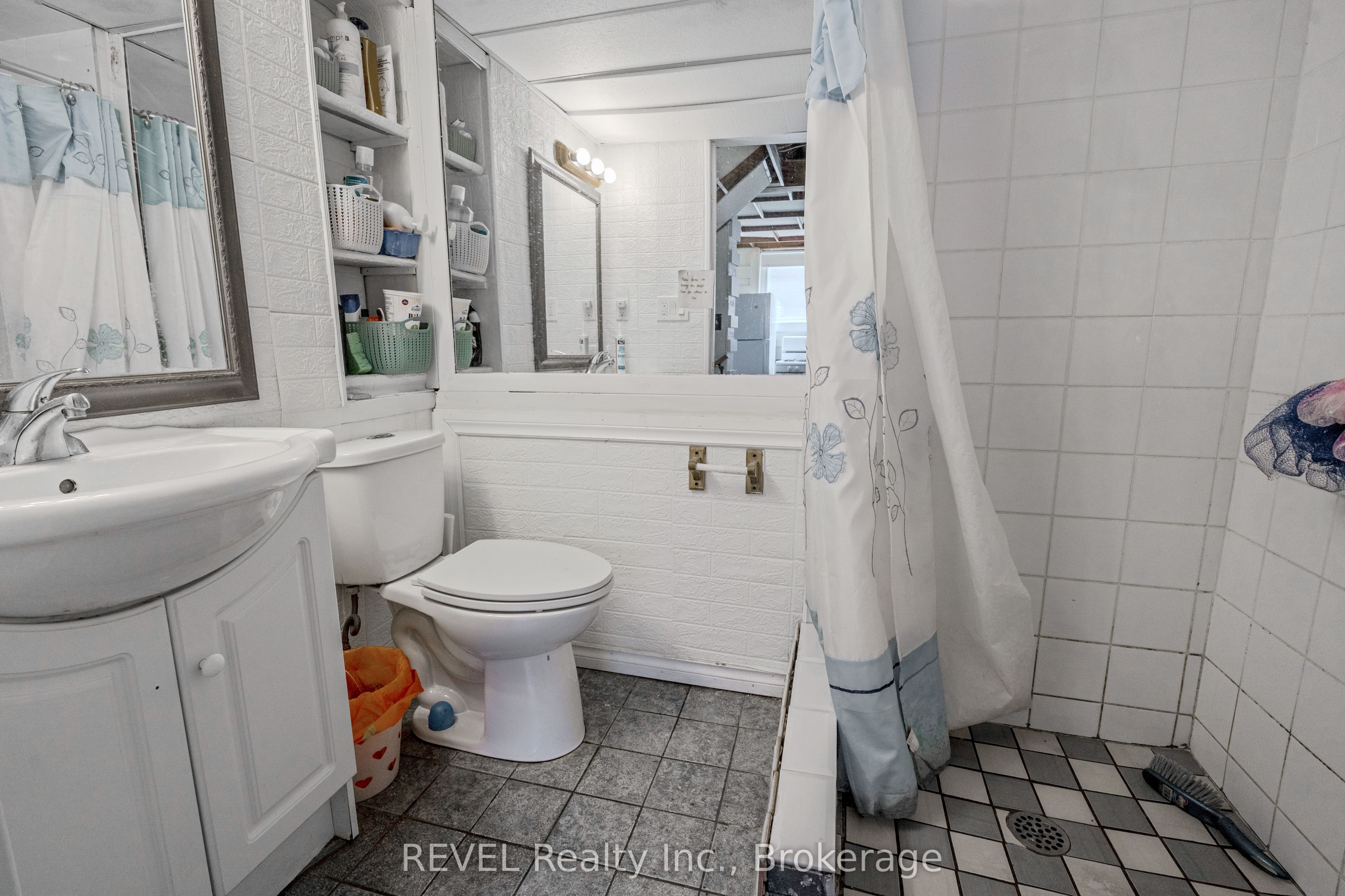 552 First Avenue Property Photo 19