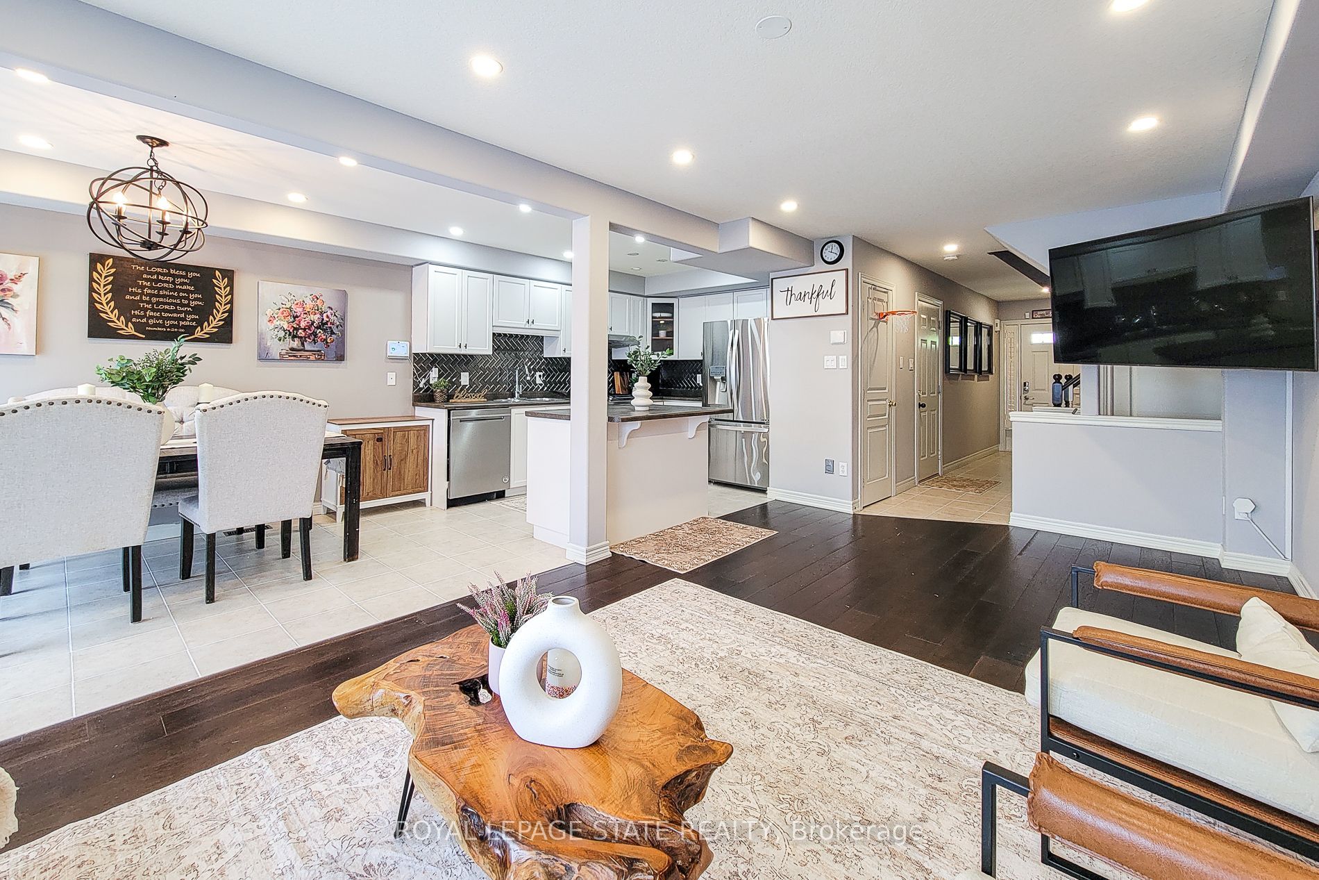 26 Magnificent Way Property Photo 14