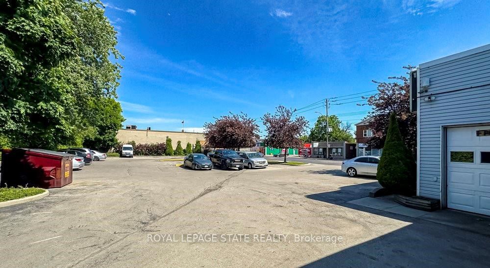 1325 Barton Street E Property Photo 4