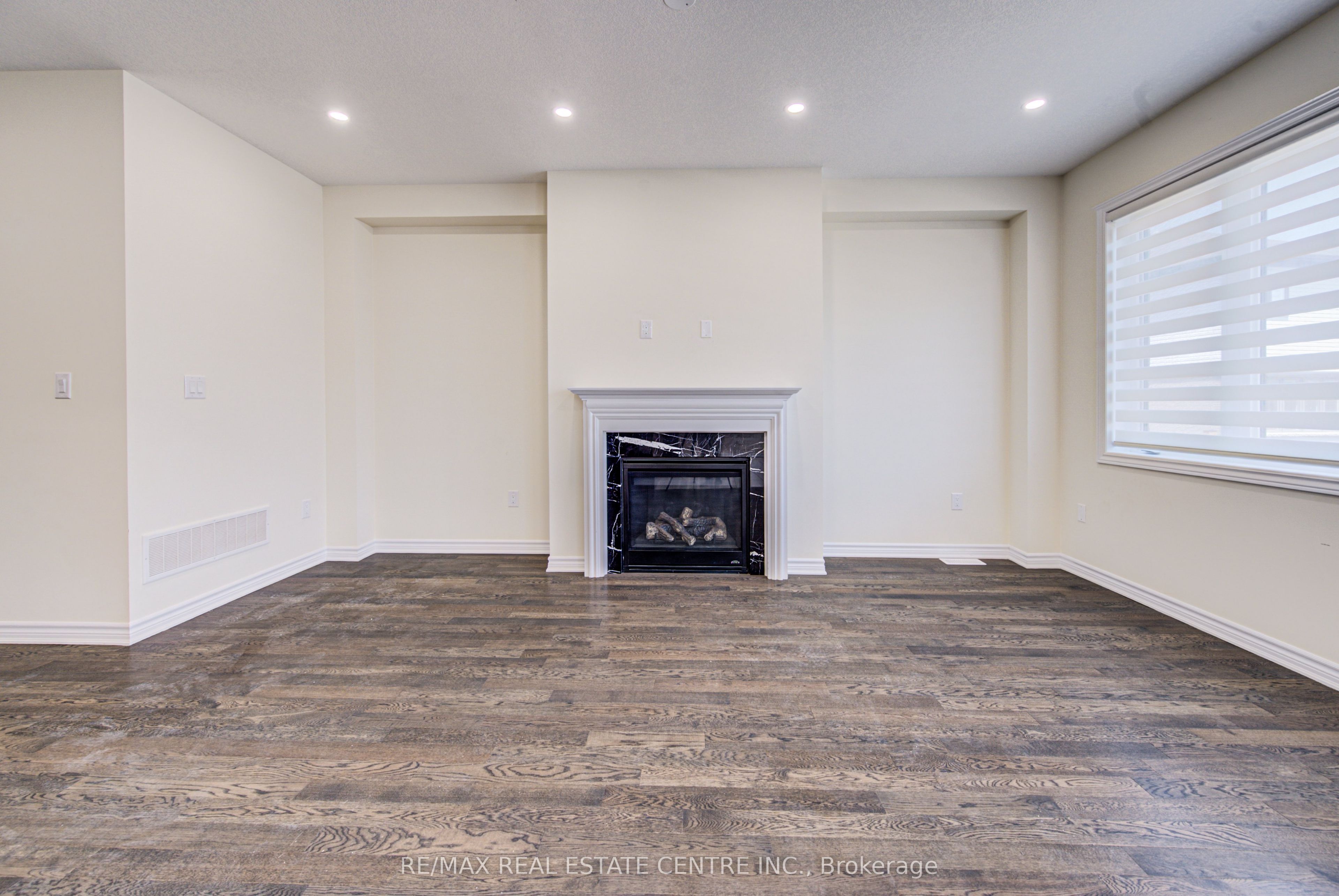 407 Dolman Street Property Photo 10