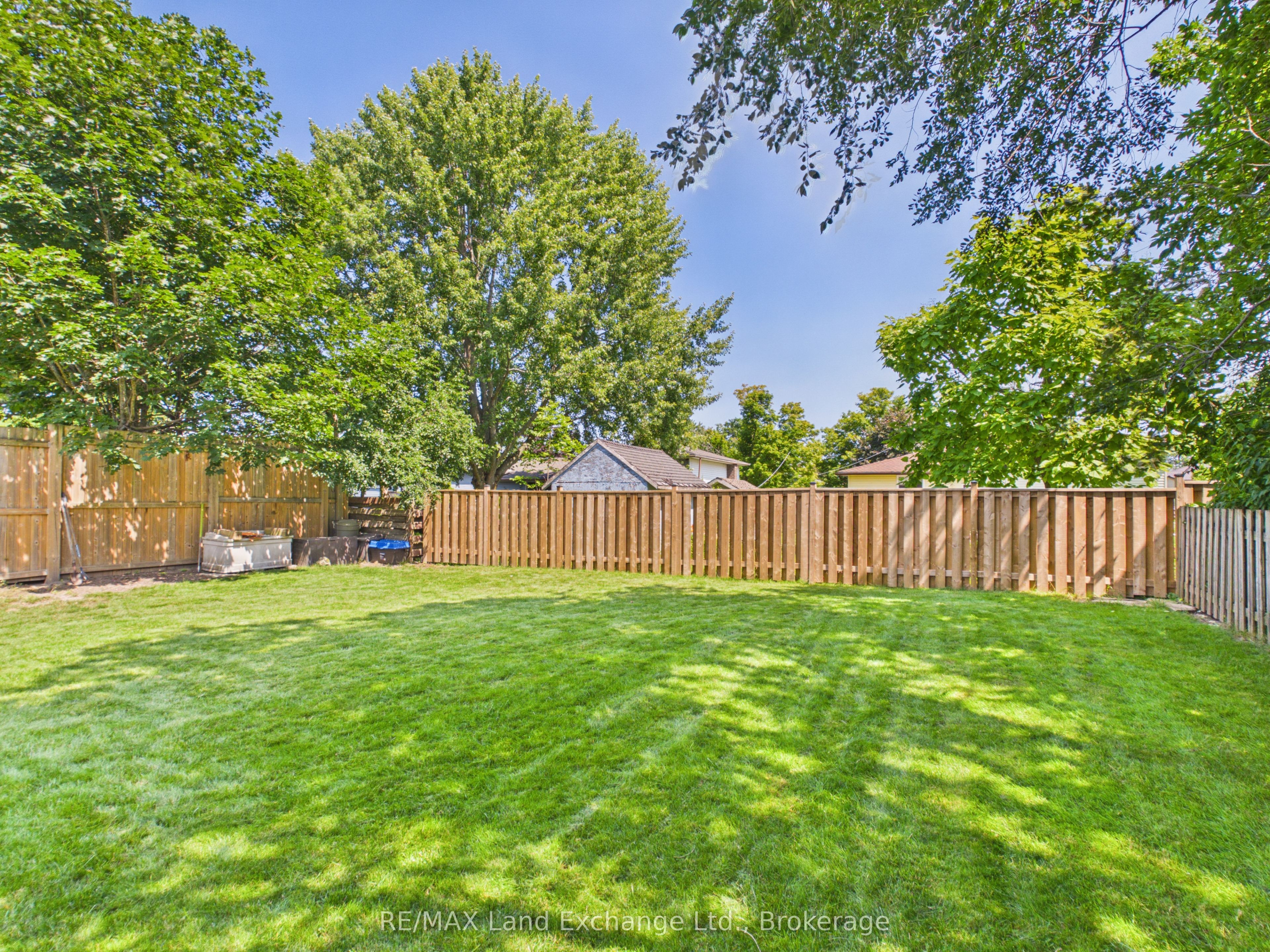739 Palmateer Drive Property Photo 4