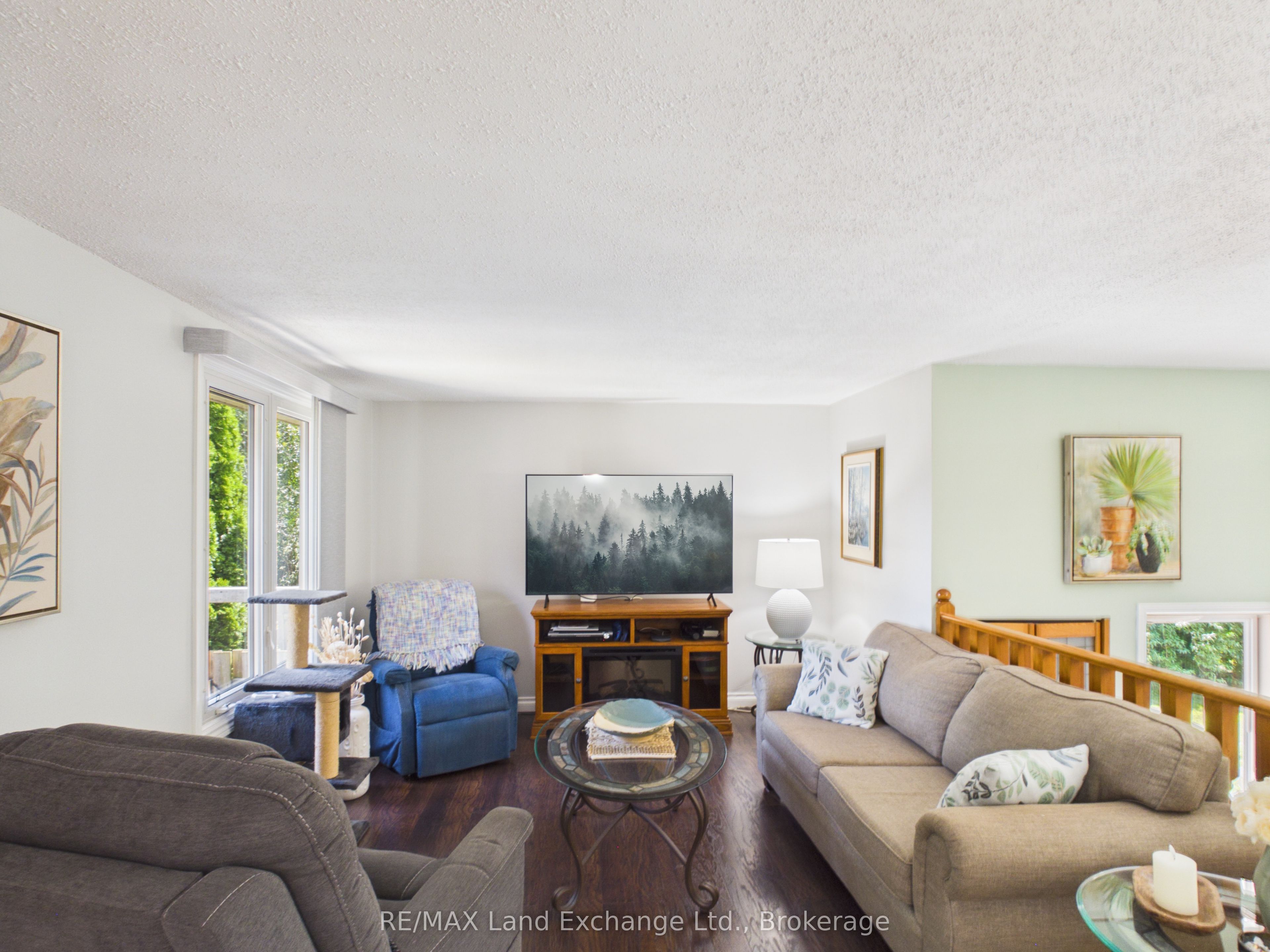739 Palmateer Drive Property Photo 10