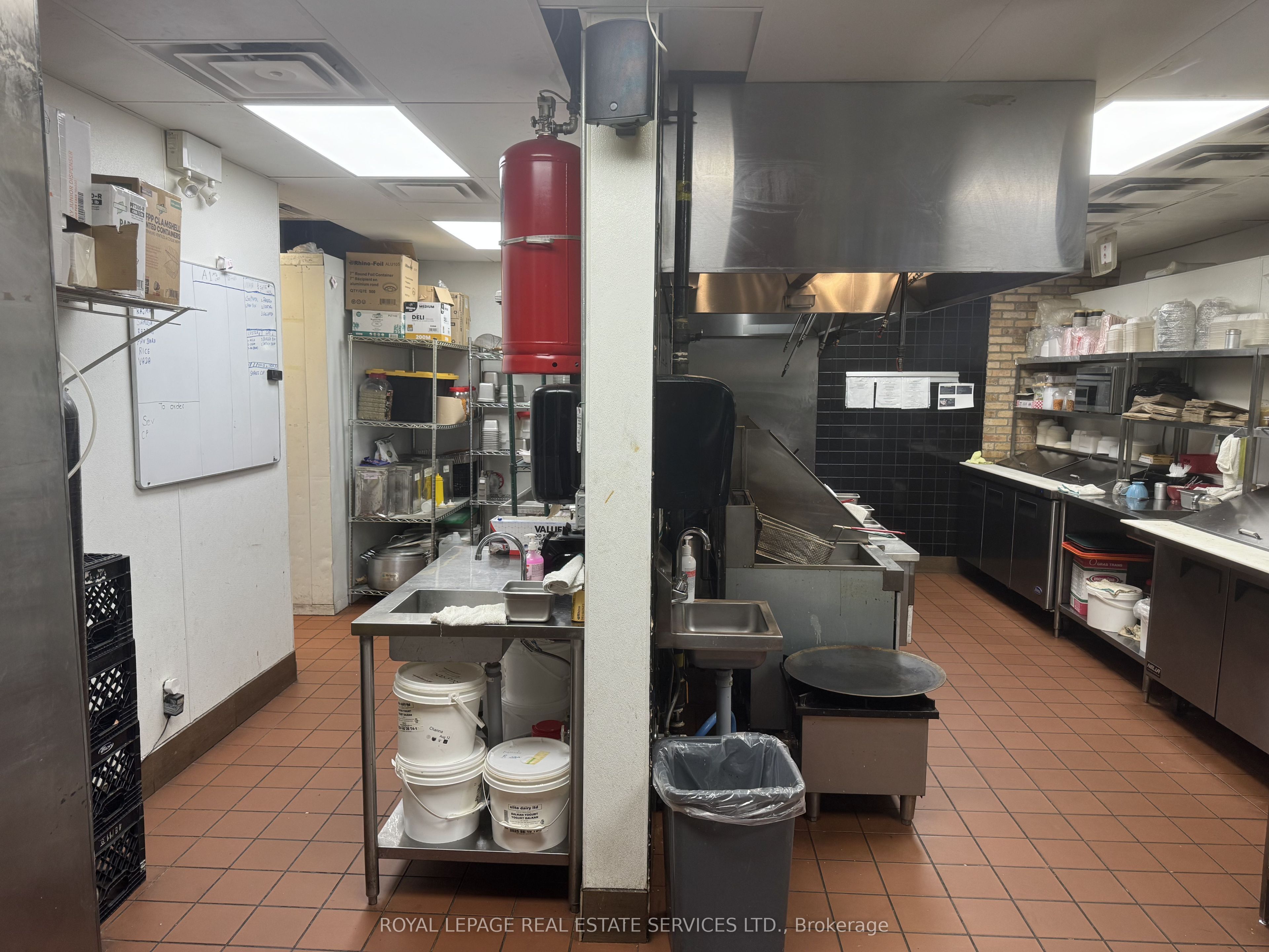 204 Silvercreek Parkway N 2&3 Property Photo 9