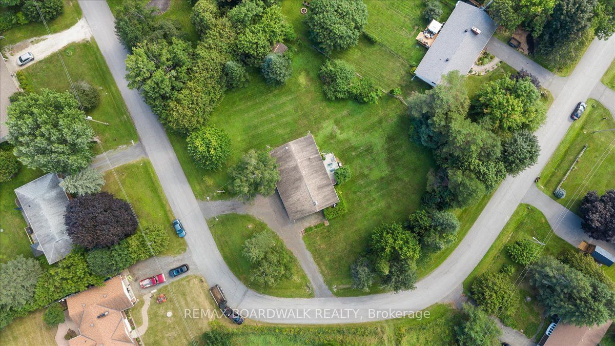 201 Linda Loop Property Photo 2