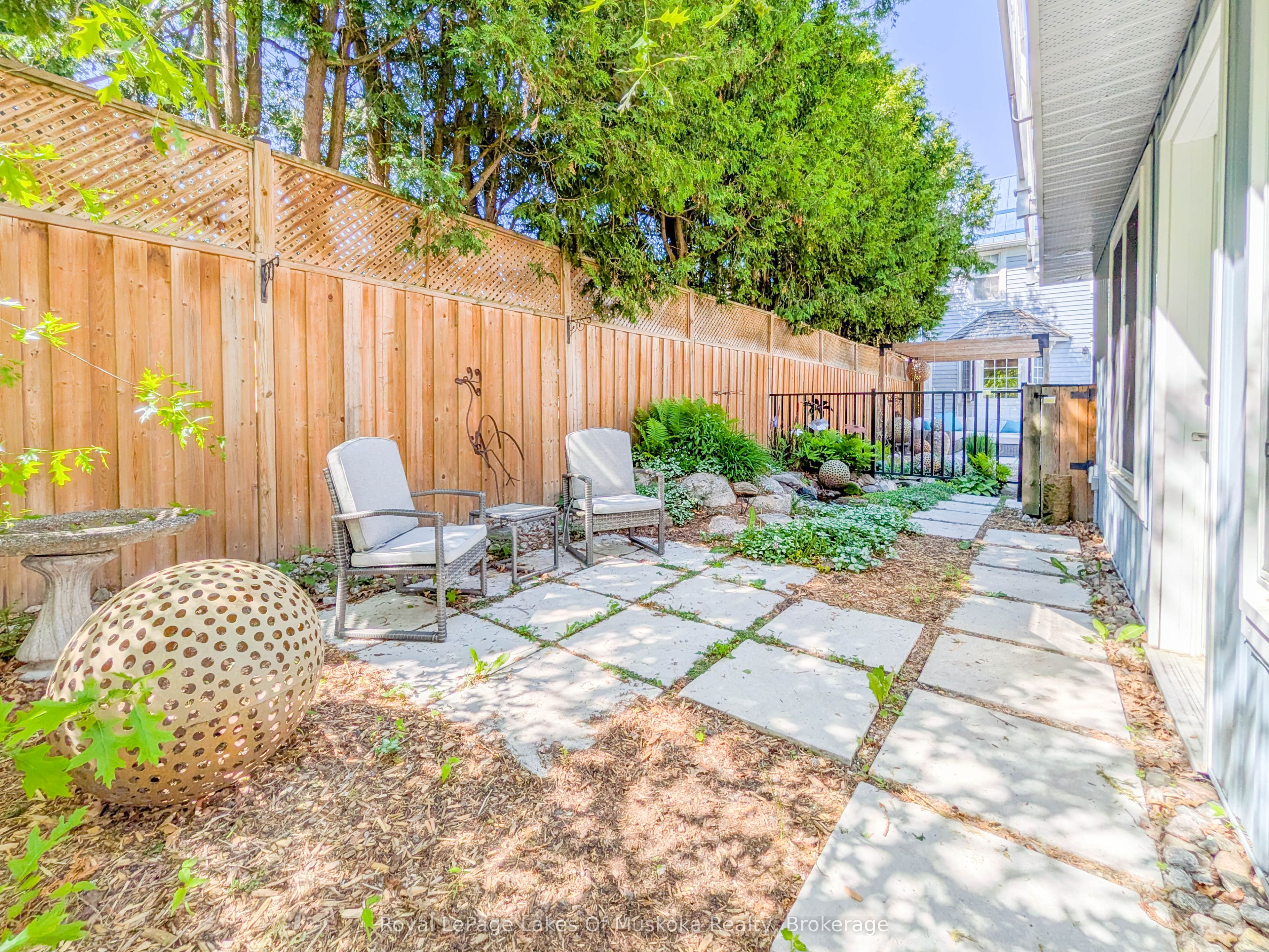 212 James Street Property Photo 33