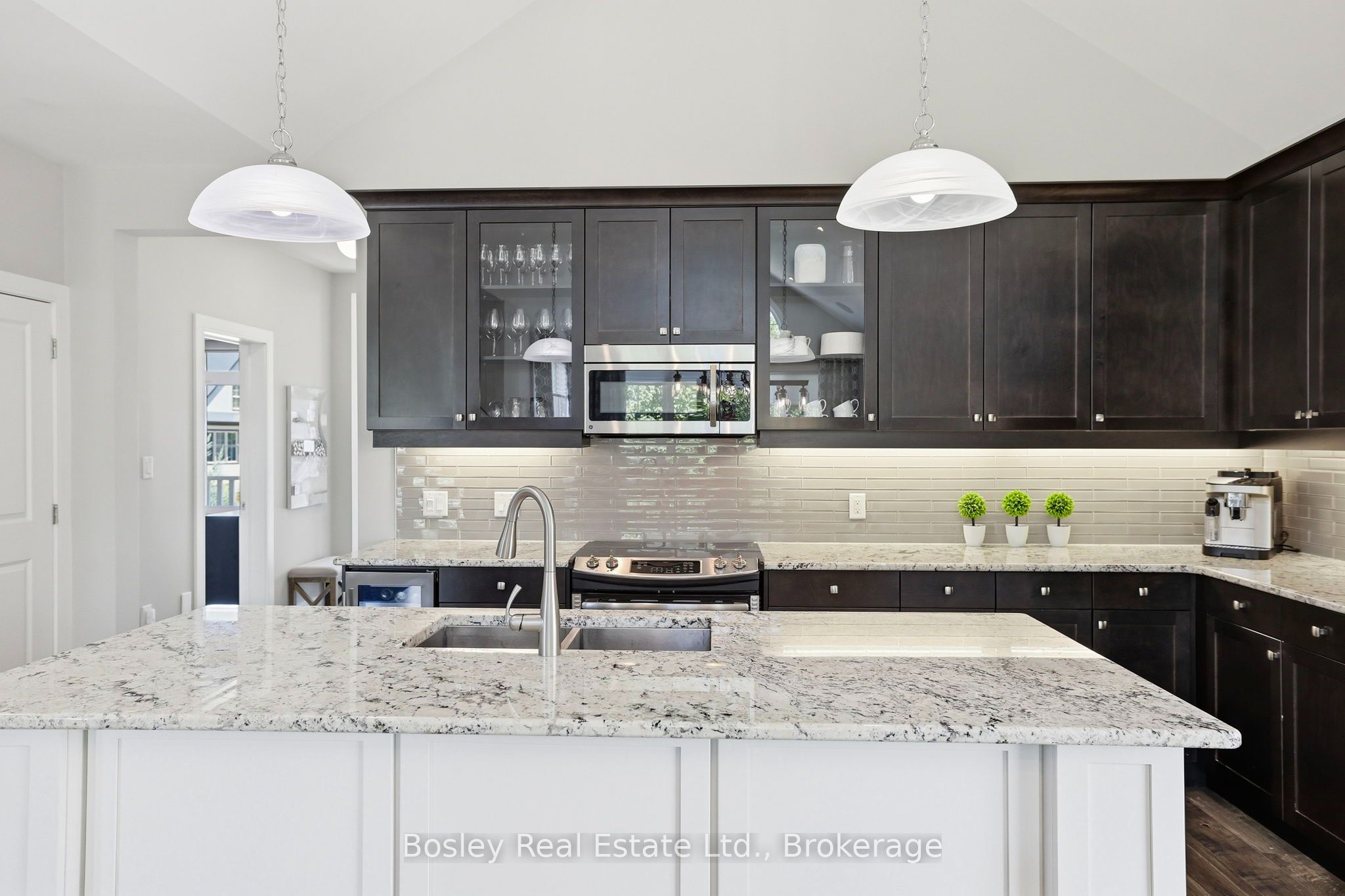 104 Snow Apple Crescent Property Photo 12