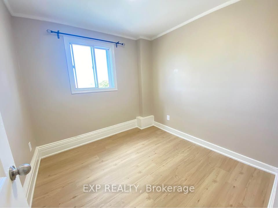 36 Front Street N Property Photo 5