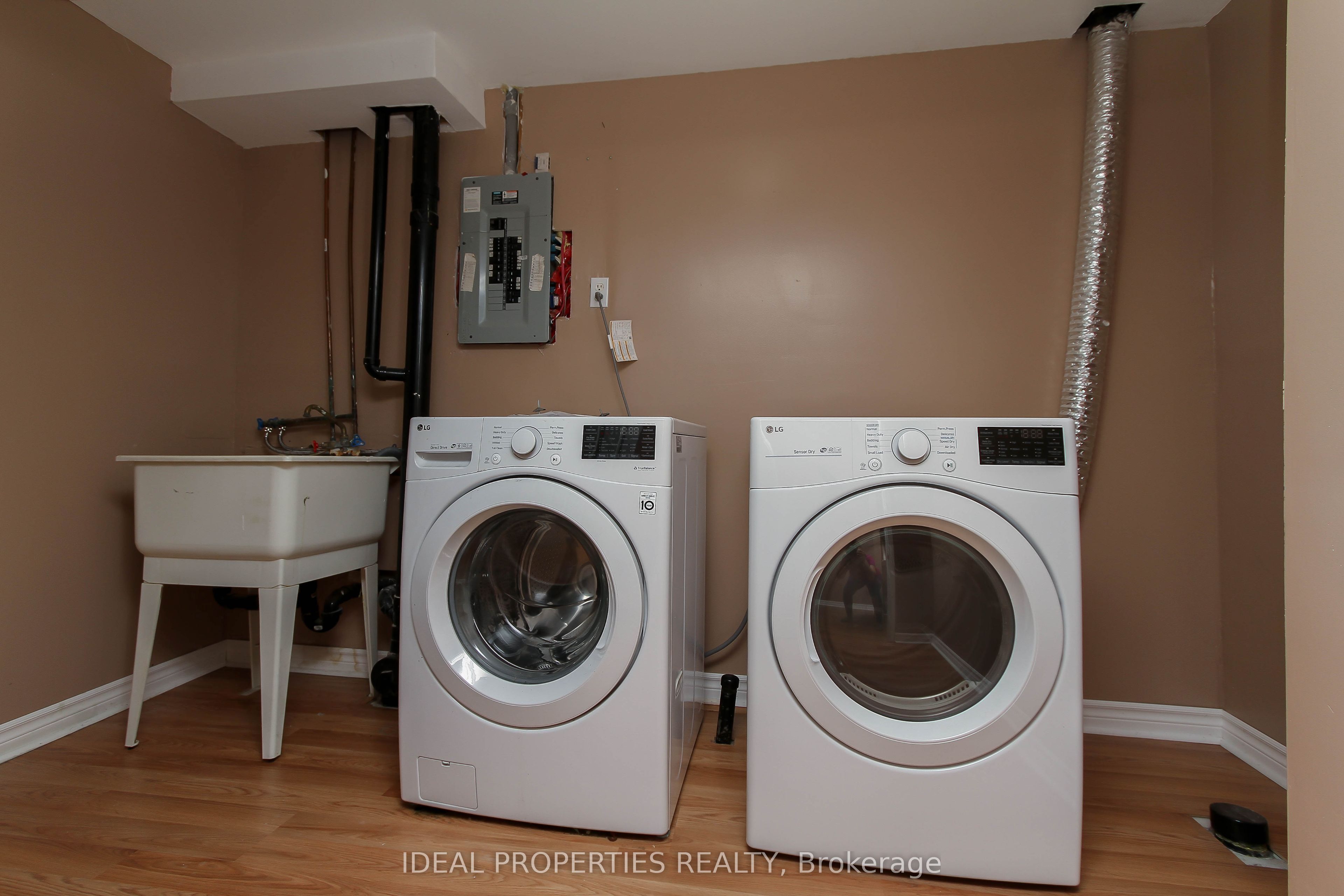 418 Beatrice Drive Property Photo 43