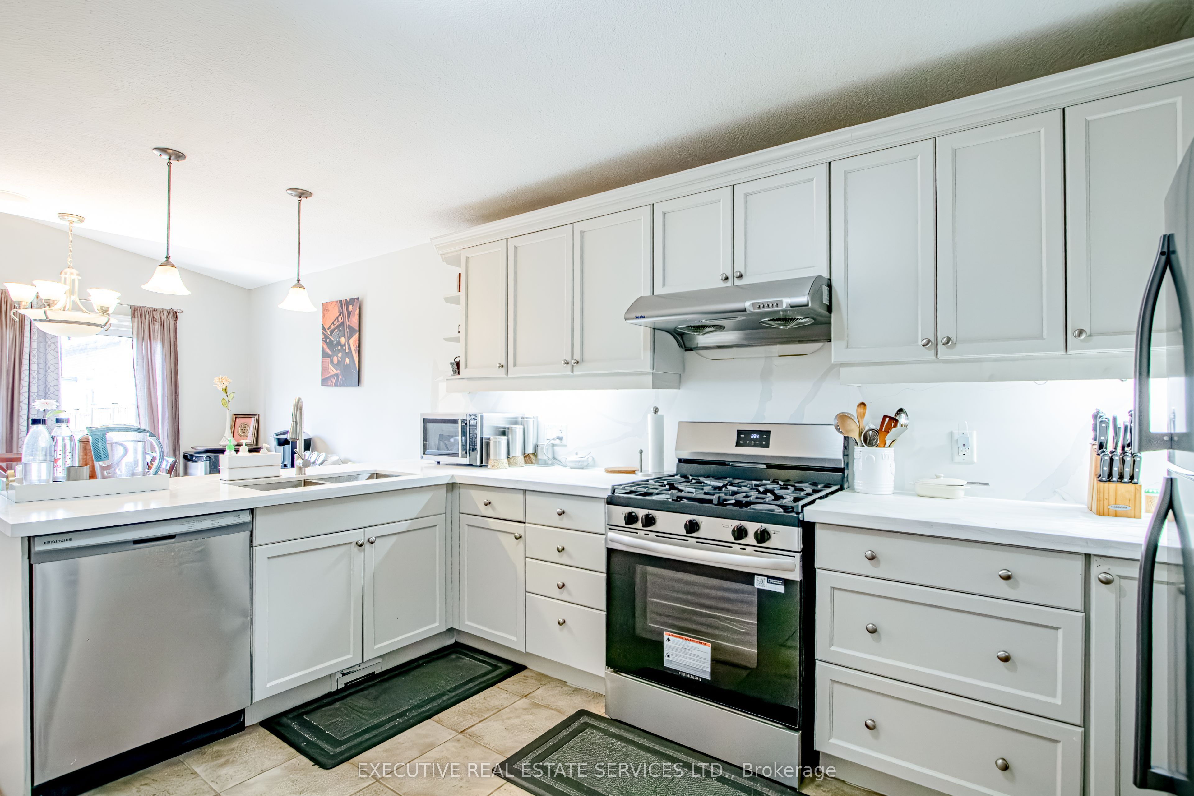 3264 Meadowgate Boulevard Property Photo 16