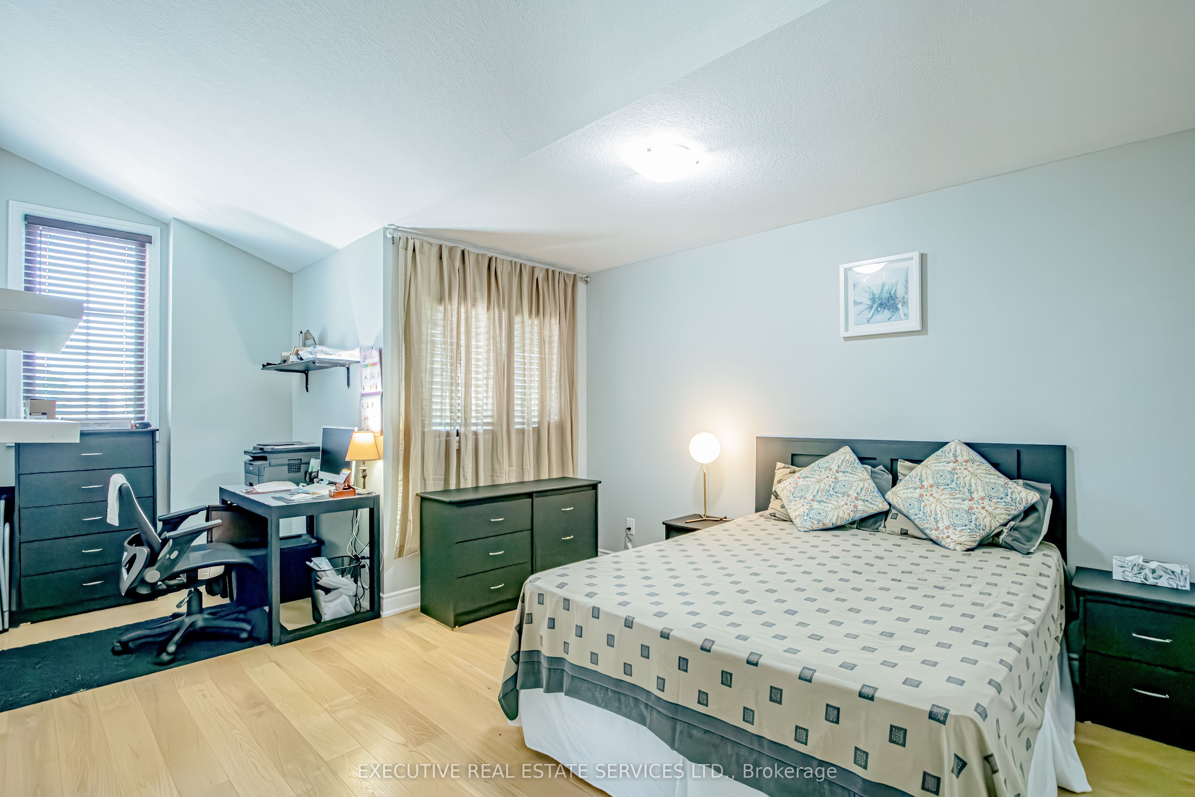 3264 Meadowgate Boulevard Property Photo 24