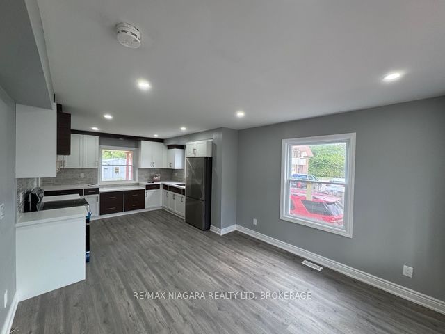 2505 Stevensville Road Property Photo 6