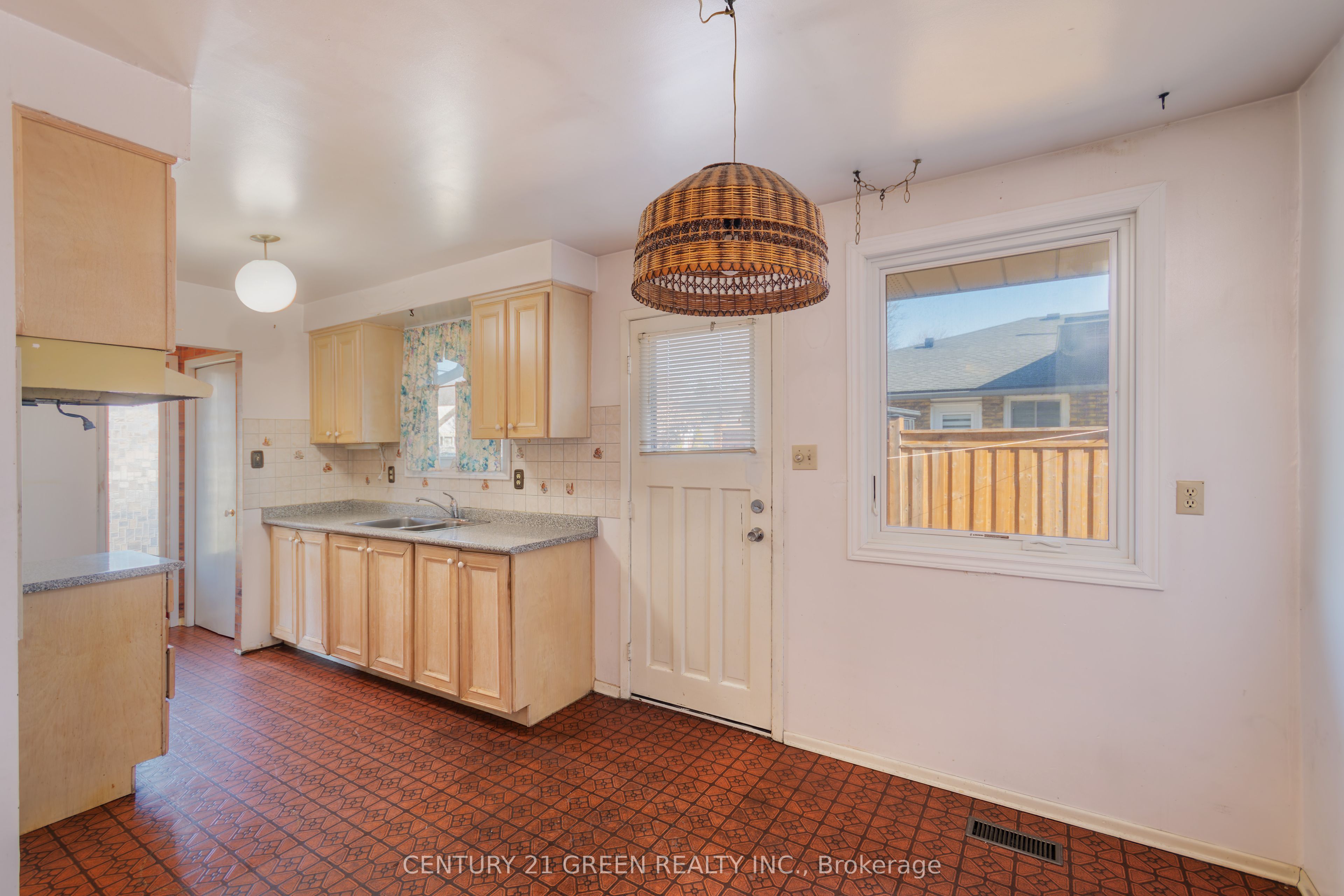 729 West 5th Street Property Photo 14