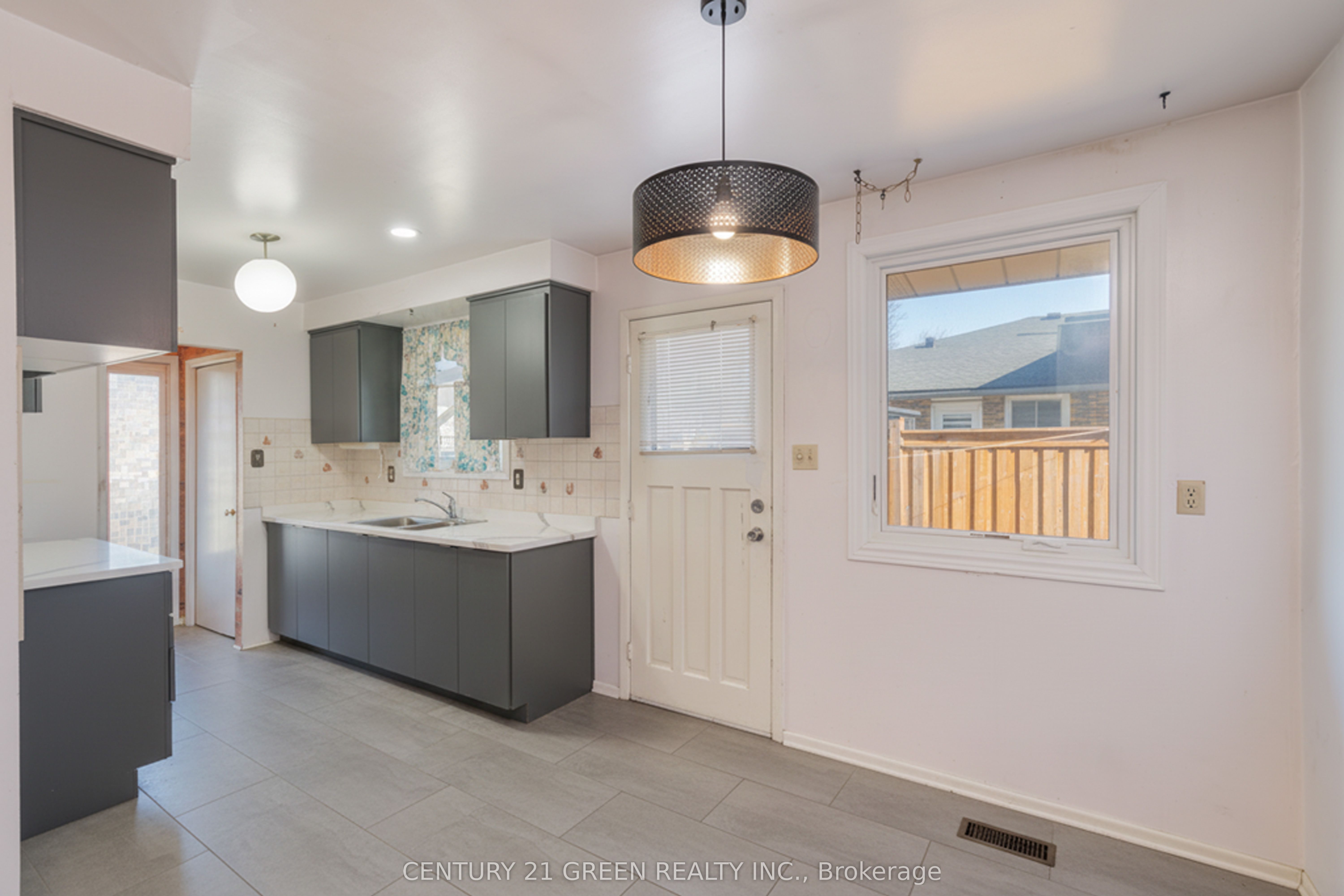 729 West 5th Street Property Photo 15