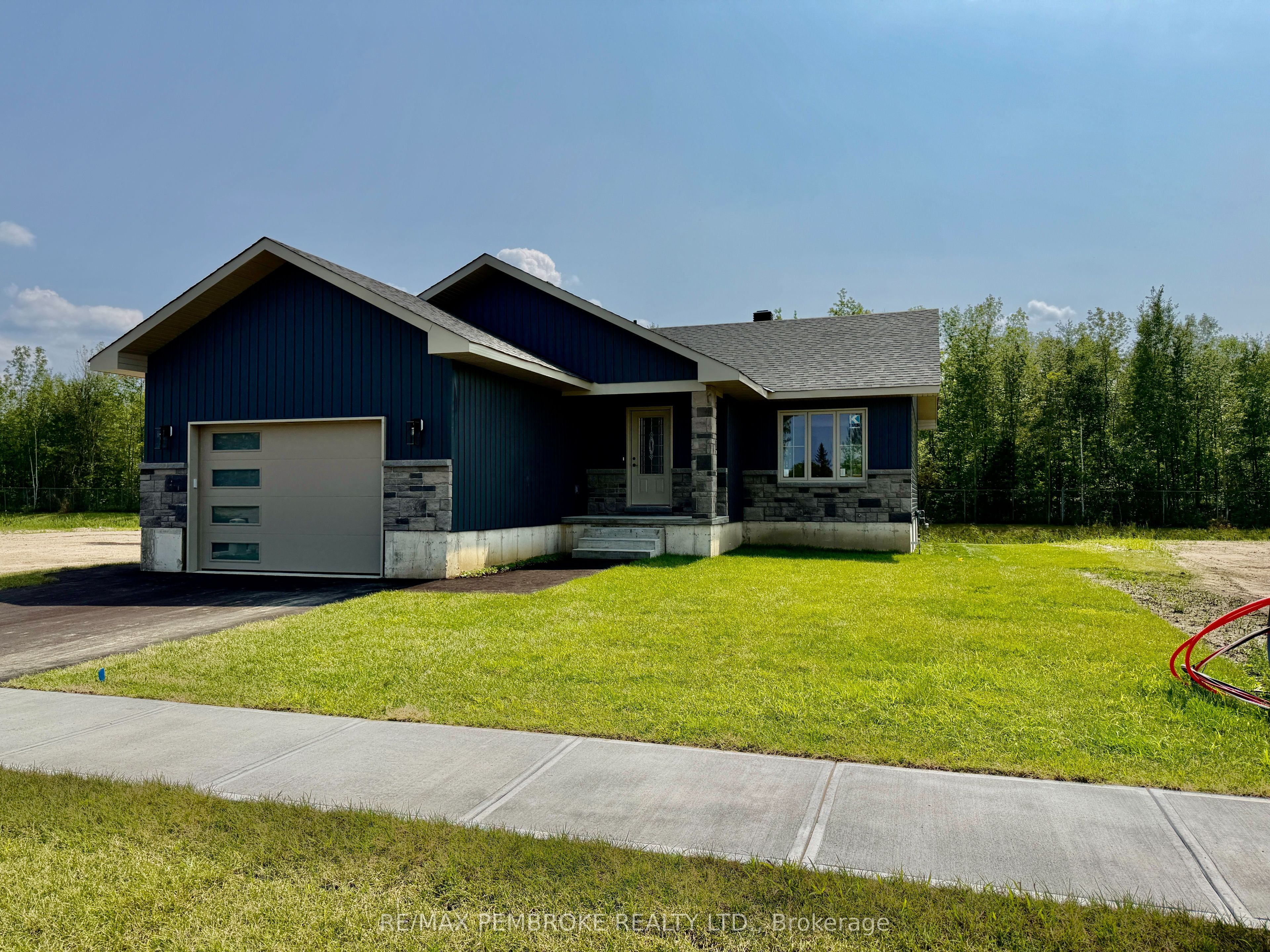 13 Eddy Crescent Property Photo 1